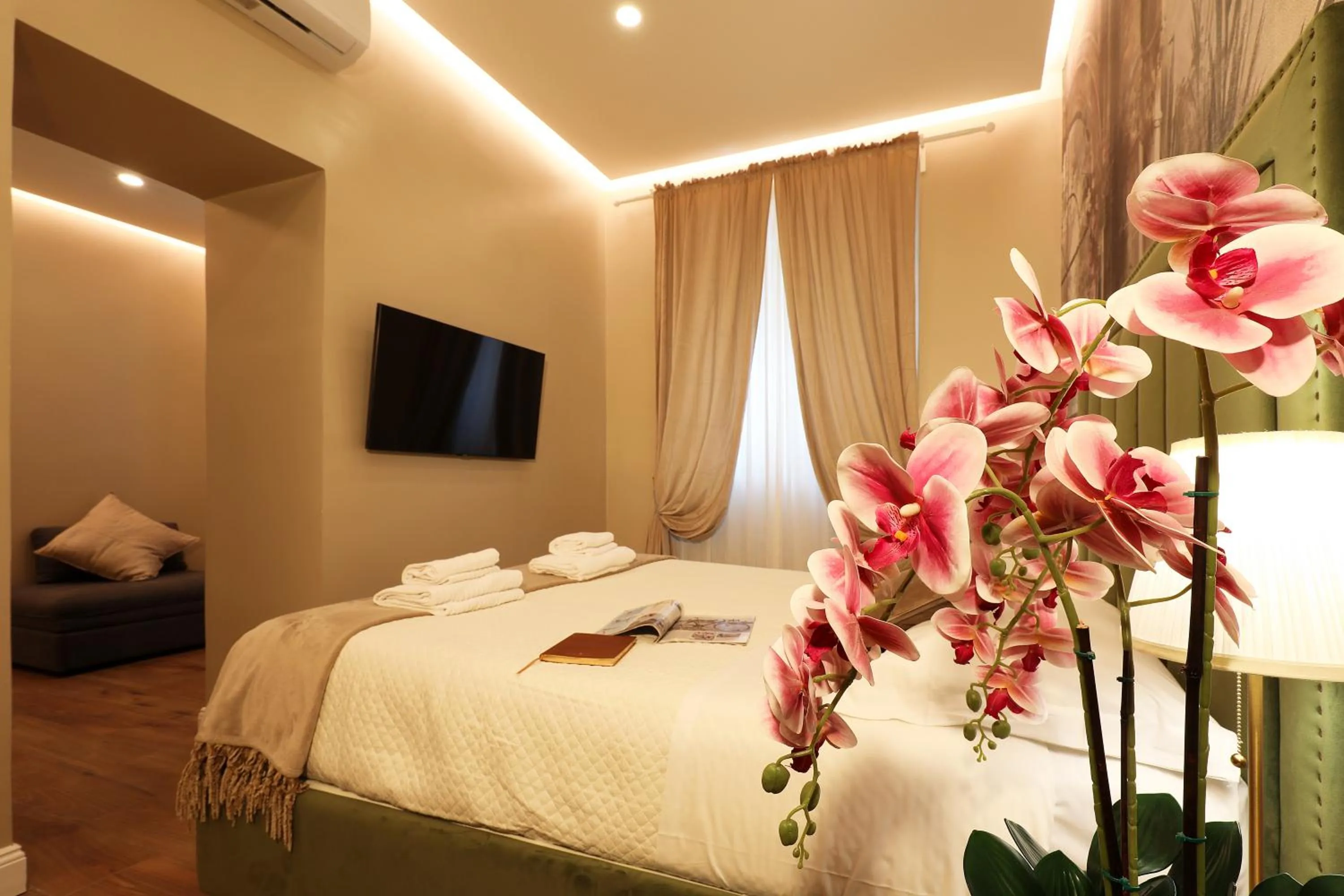 Decorative detail, Bed in Liberty Rome Suites - Liberty Collection