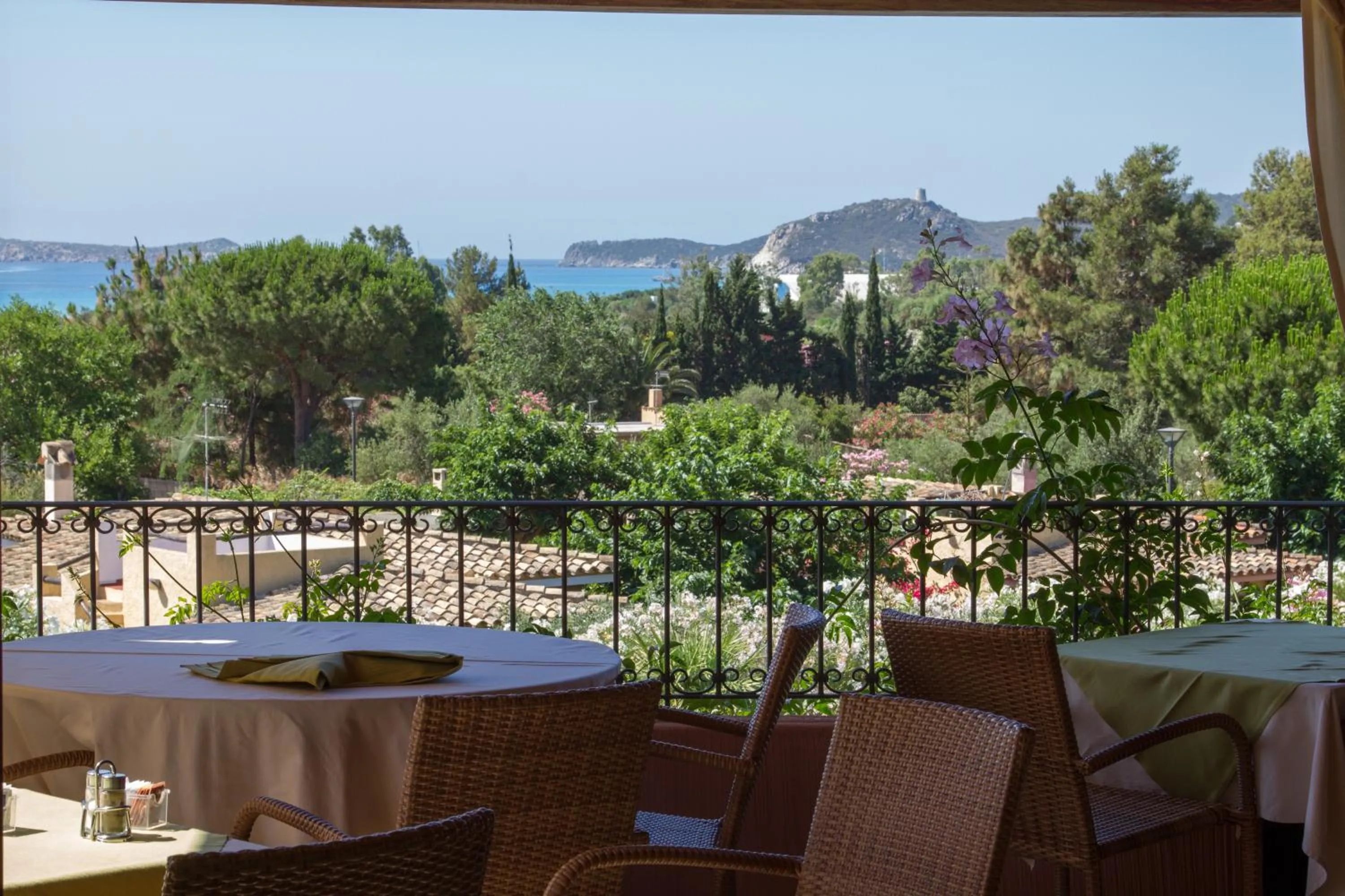 Day in Hotel Mariposas