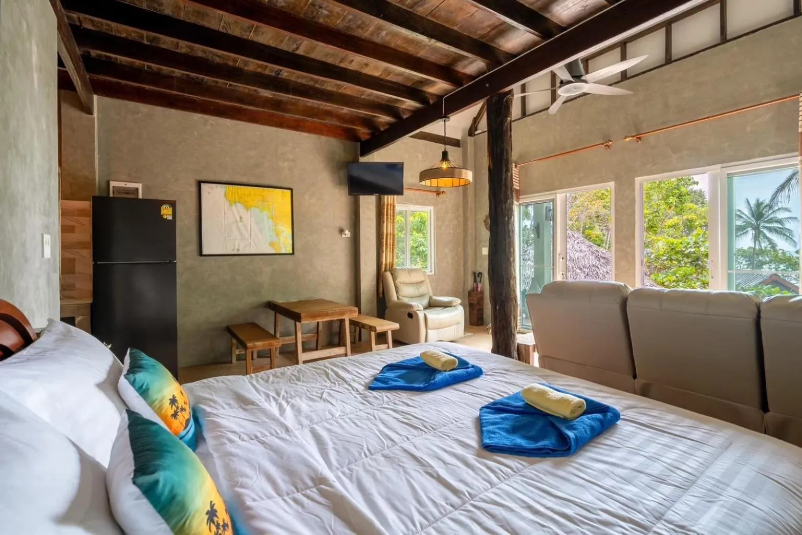 Bed in Koh Pu Sea View Beach Resort