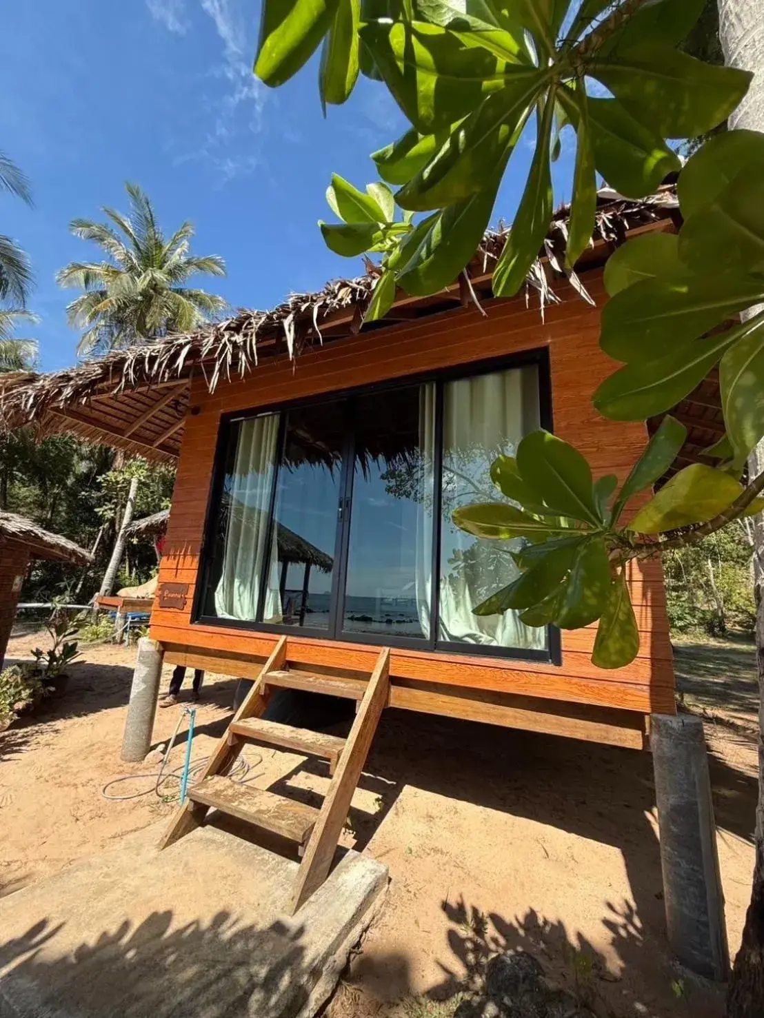 Deluxe Double Room with Sea View in Koh Pu Sea View Beach Resort Deluxe Double Room with Sea View in Koh Pu Sea View Beach Resort