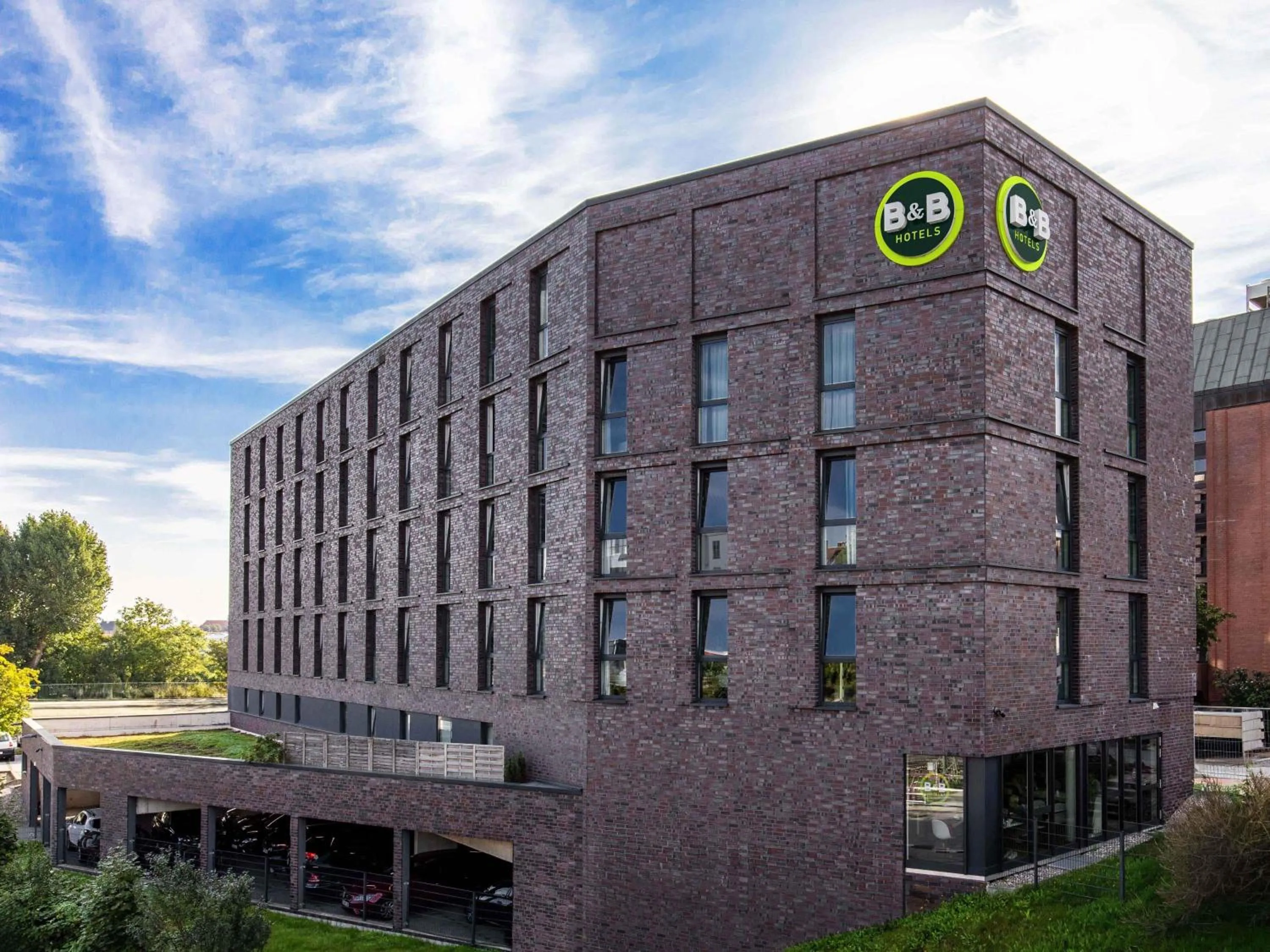 Property building in B&B Hotel Lübeck-Hbf