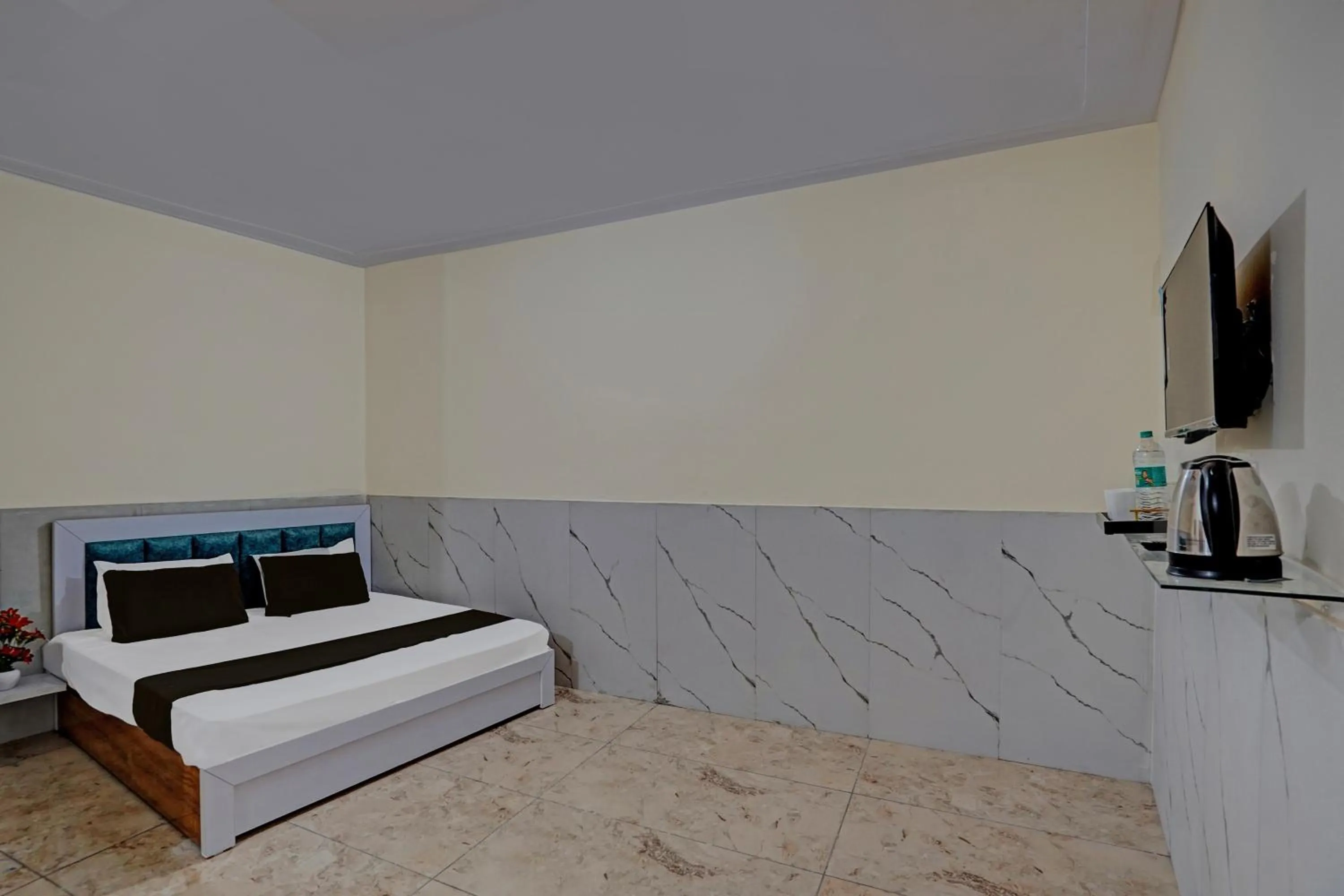 Bedroom, Bed in Hotel O ABHINAV HOTEL