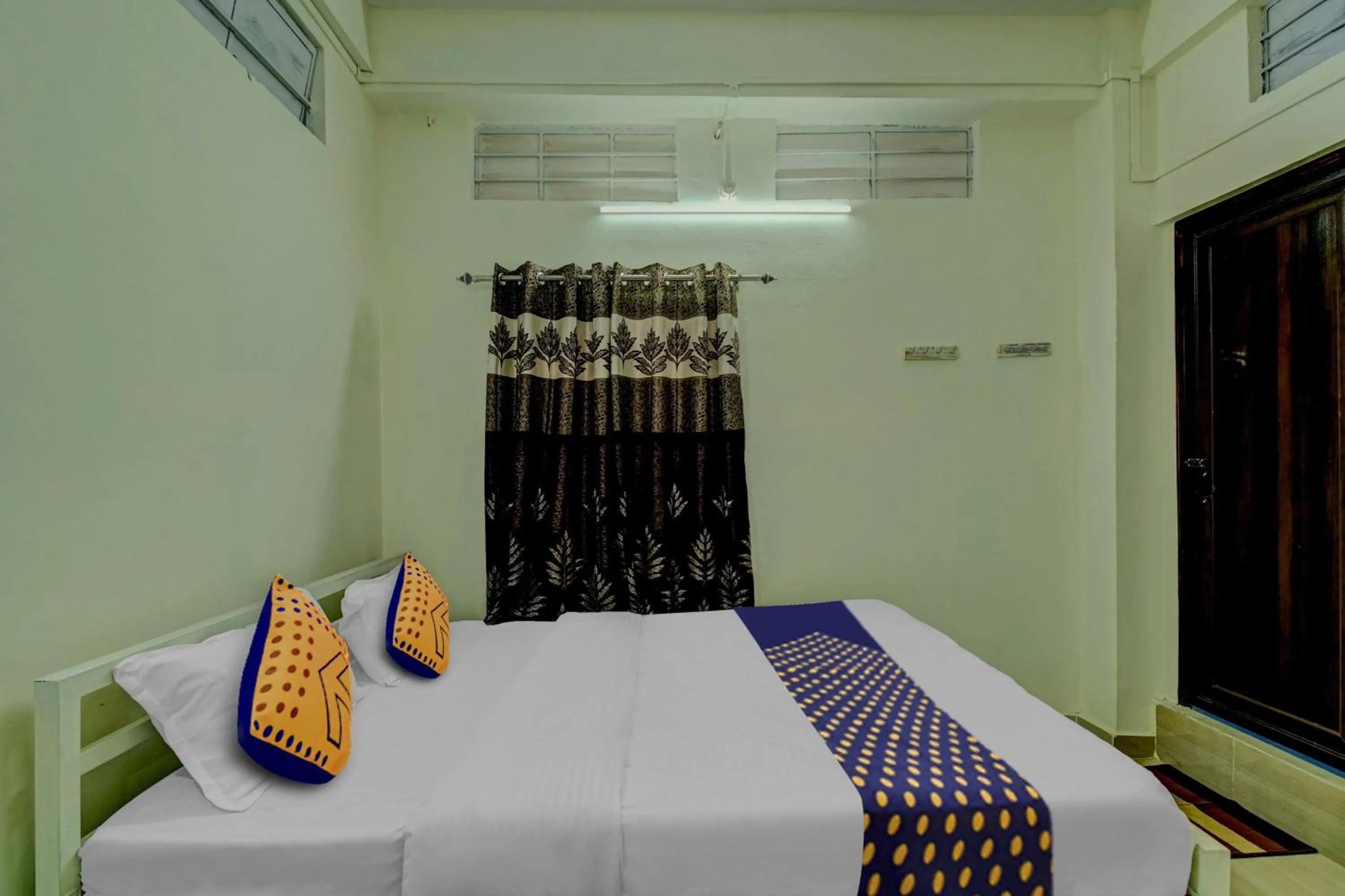 Bedroom, Bed in SPOT ON Rainbow Lodge