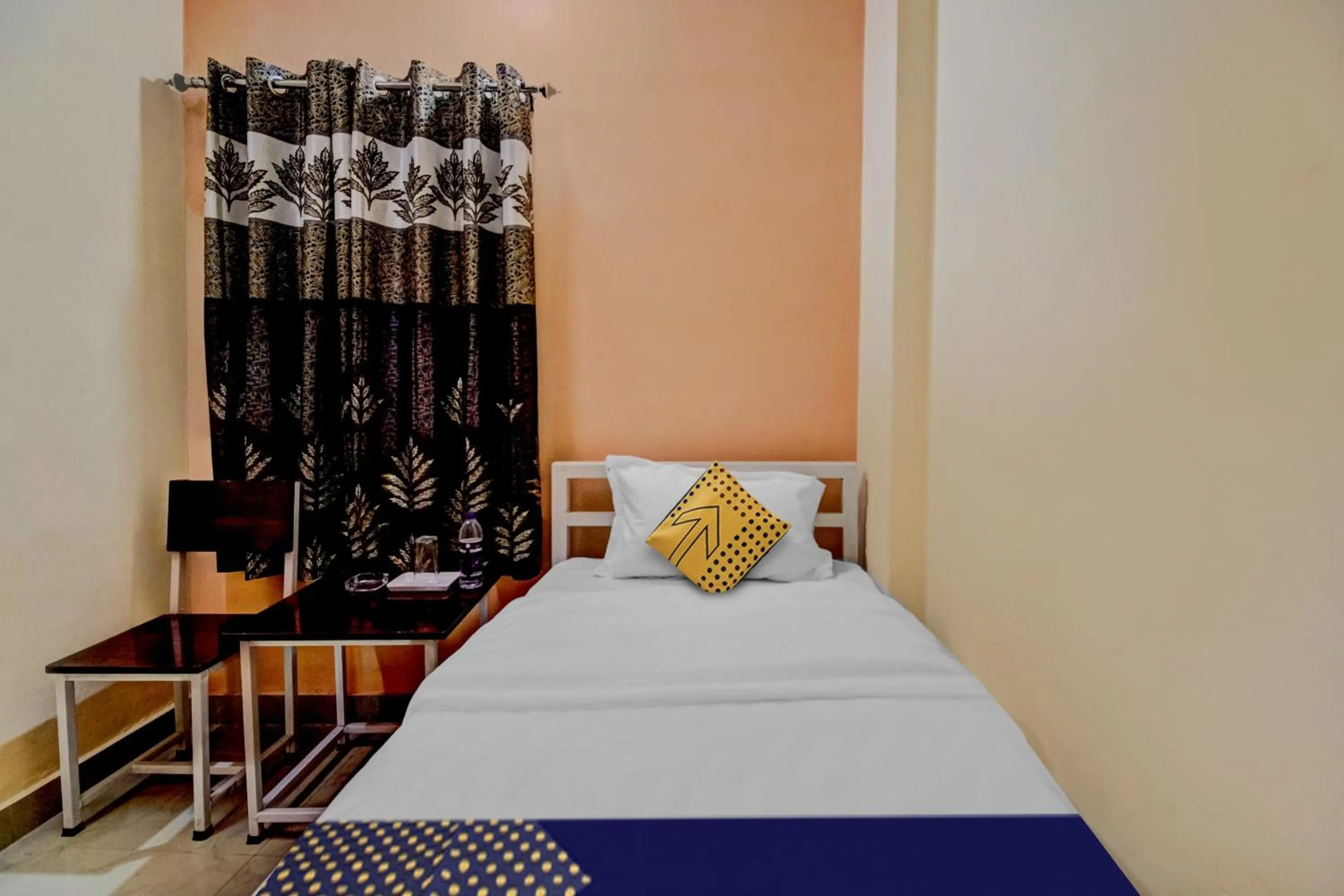 Bedroom, Bed in SPOT ON Rainbow Lodge