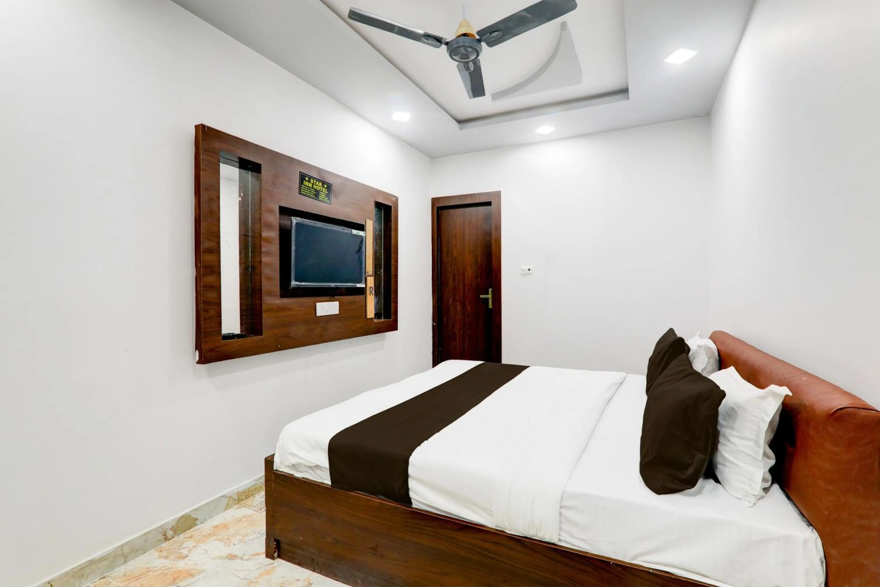 Bedroom, Bed in Hotel O Star Inn Hotel