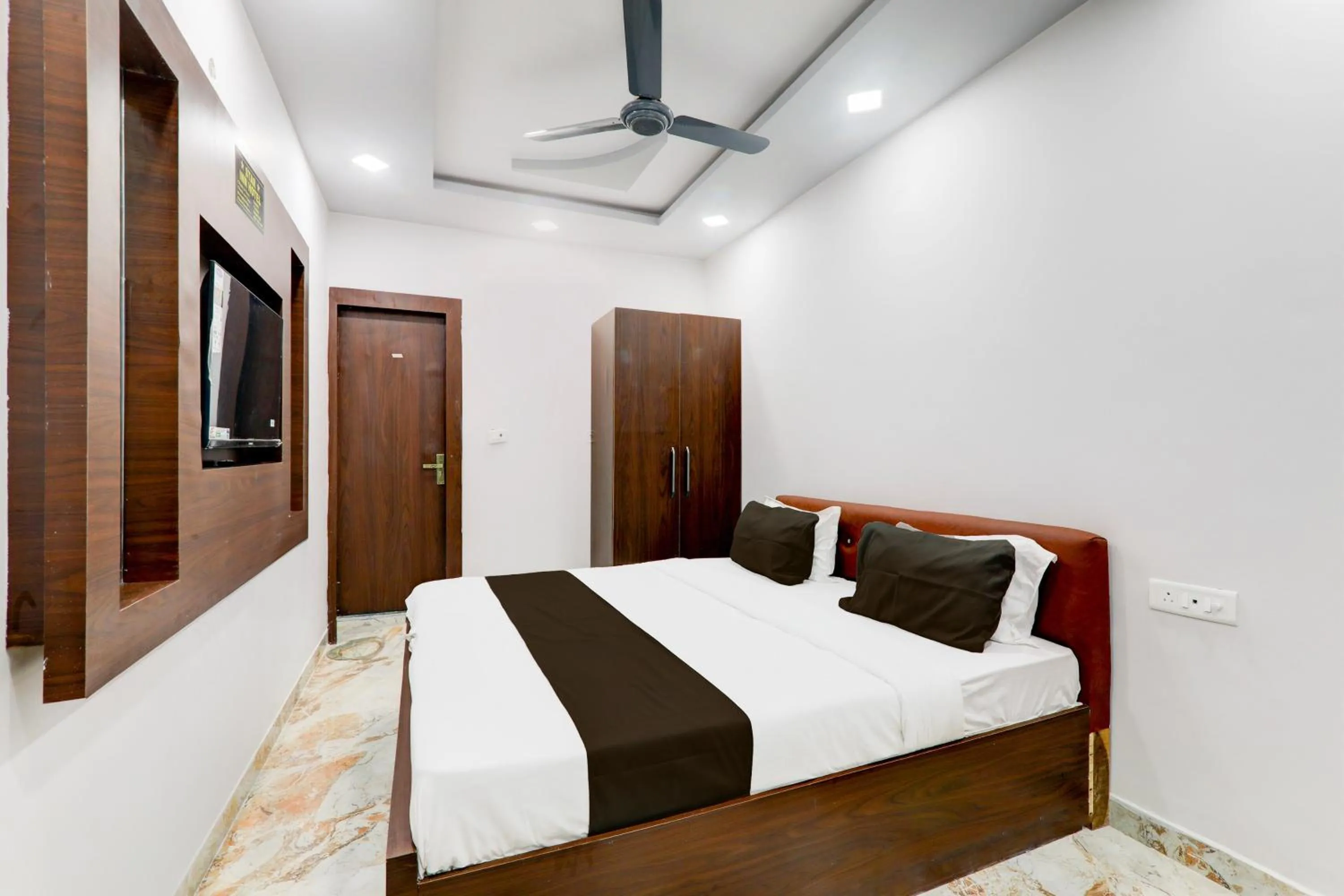 Bedroom, Bed in Hotel O Star Inn Hotel