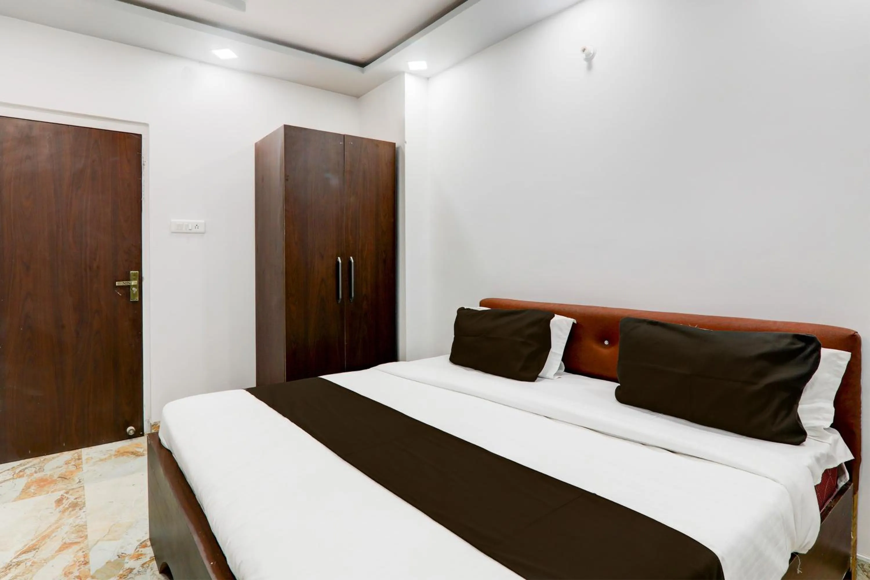 Bedroom, Bed in Hotel O Star Inn Hotel