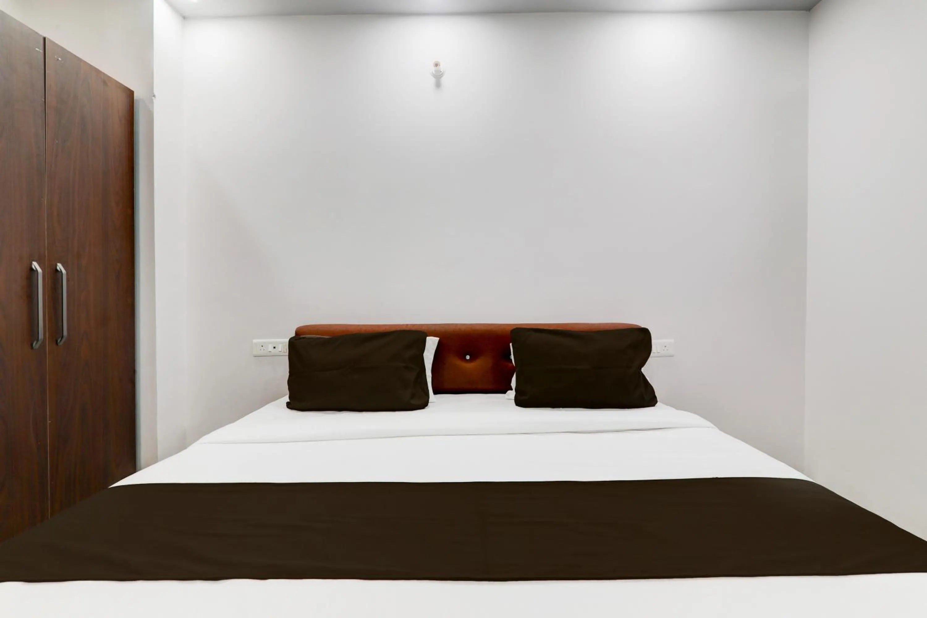 Bedroom, Bed in Hotel O Star Inn Hotel