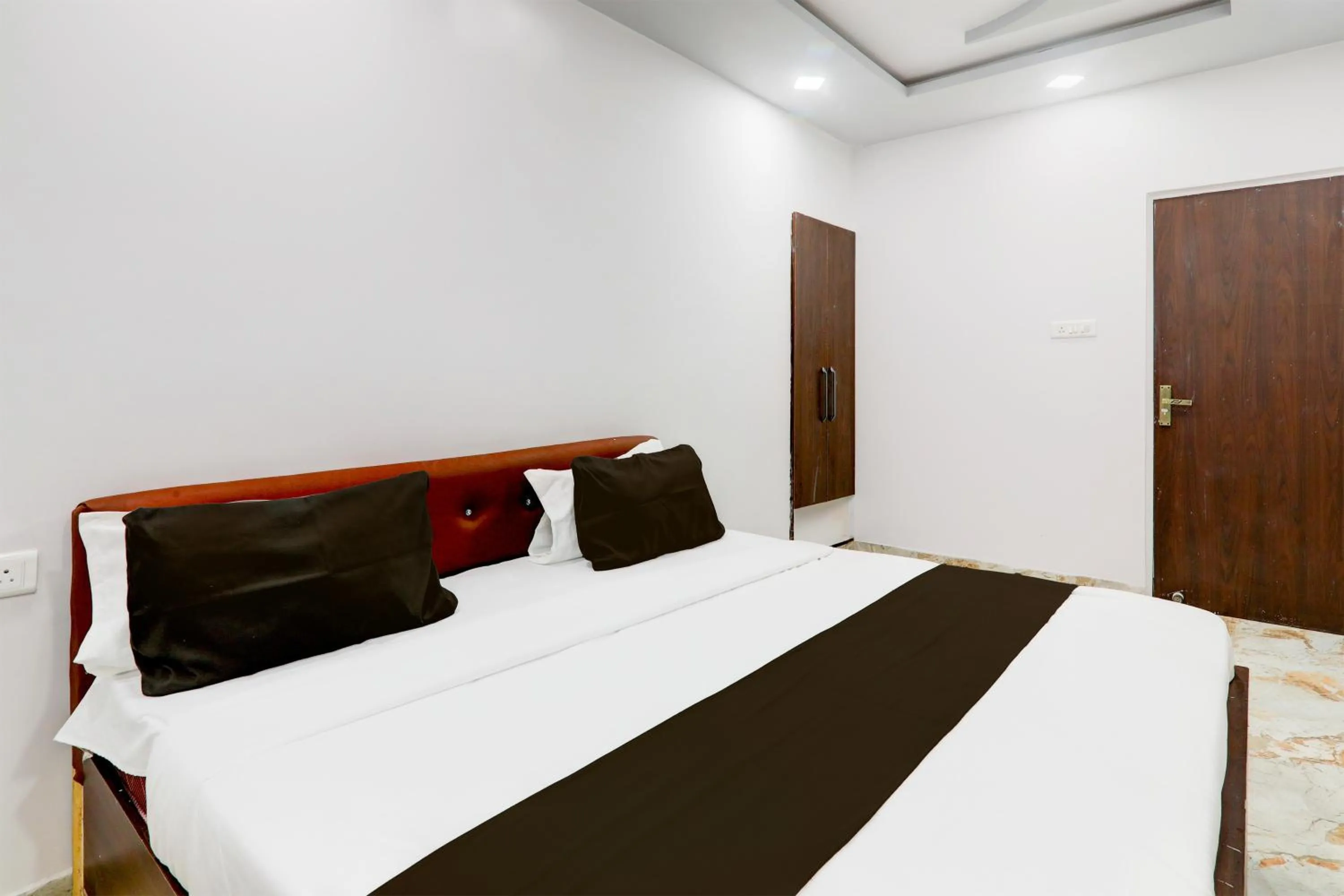 Bedroom, Bed in Hotel O Star Inn Hotel