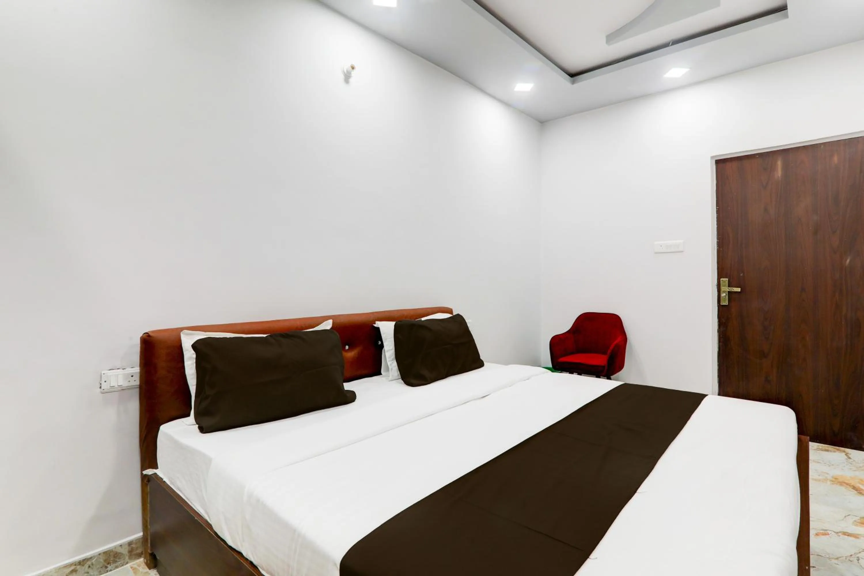 Bedroom, Bed in Hotel O Star Inn Hotel