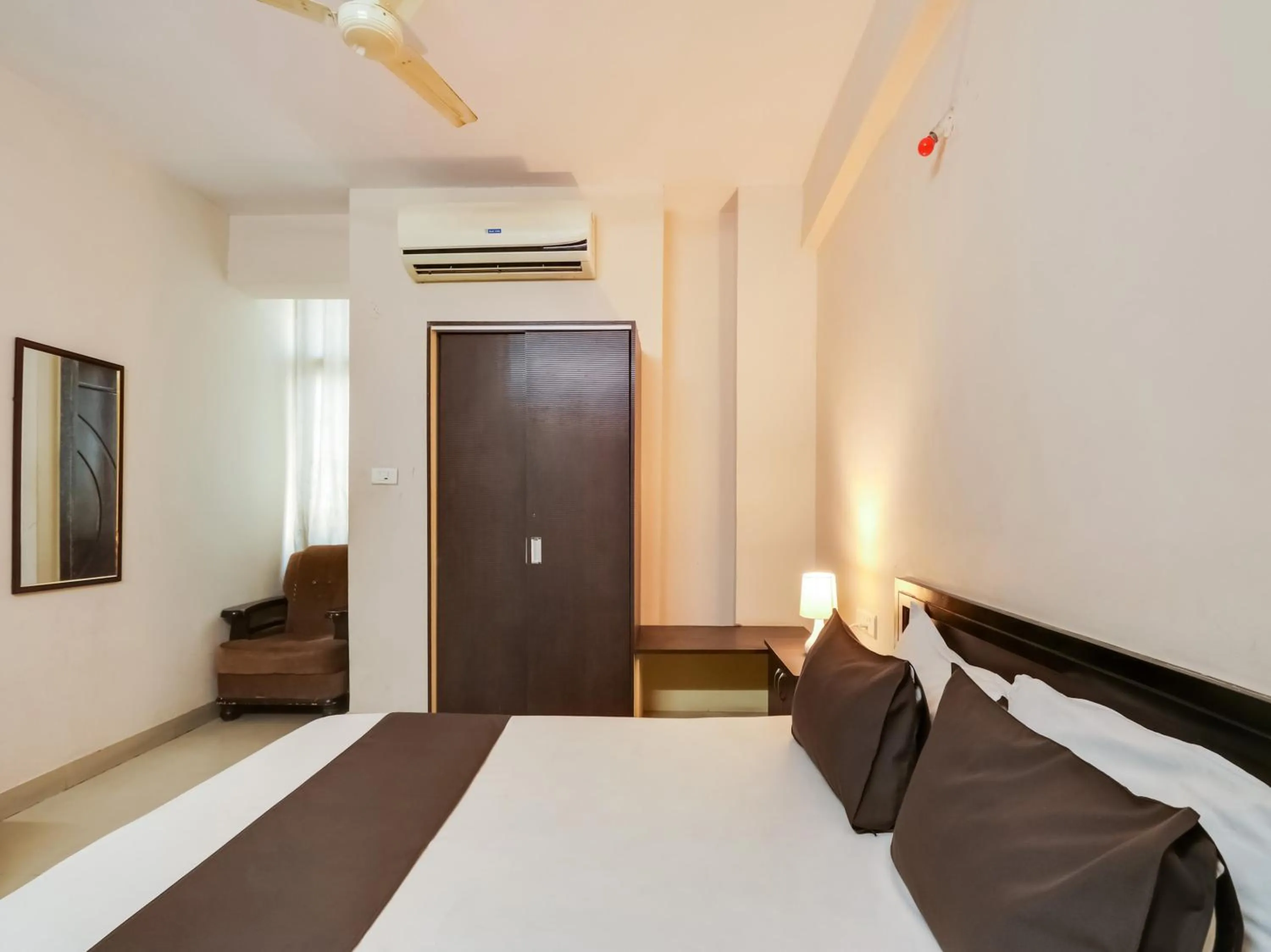 Bedroom in Hotel O Srinivasa Grand