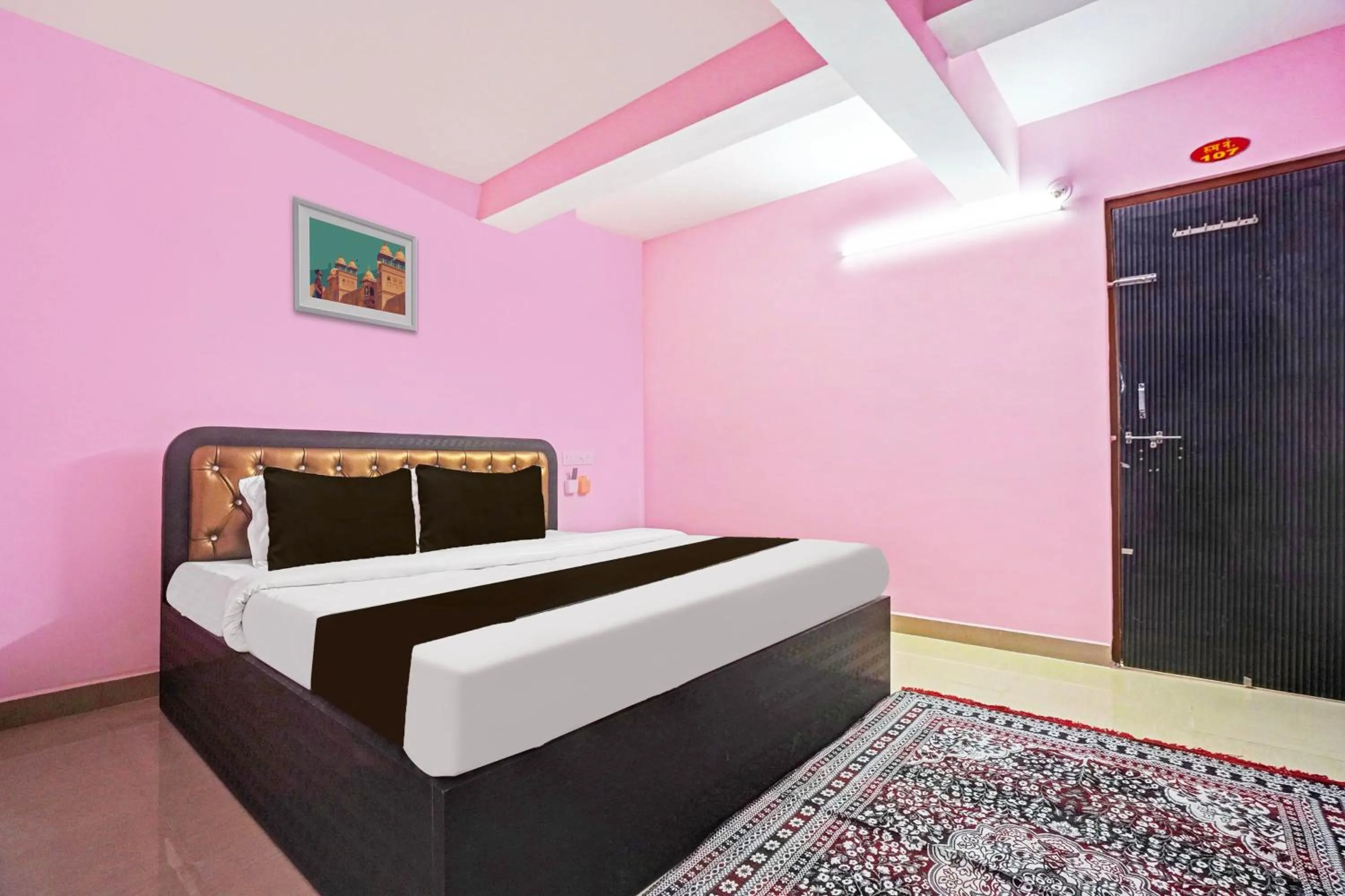 Bedroom, Bed in Hotel O Trinetra Inn