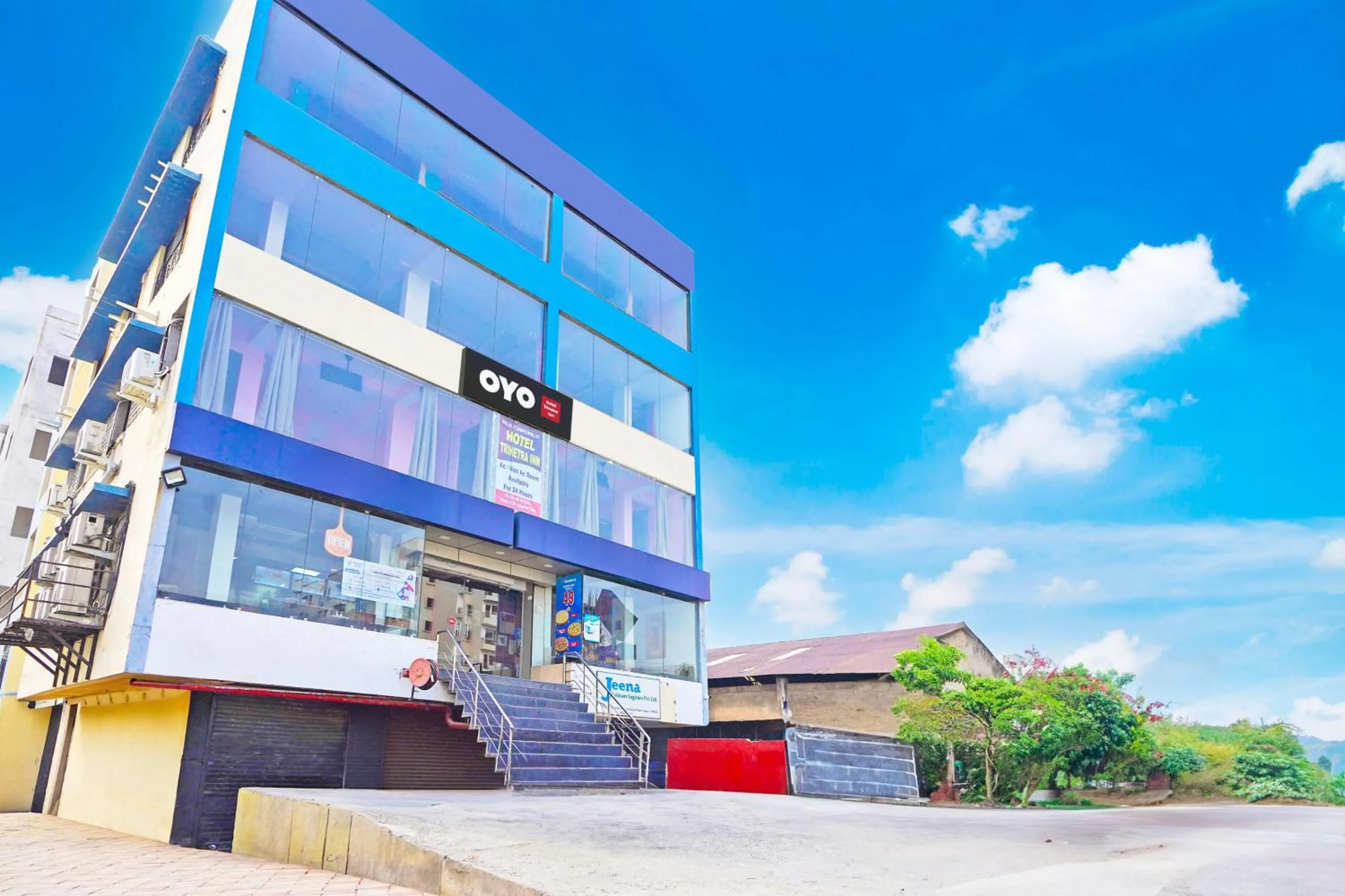 Facade/entrance in Hotel O Trinetra Inn