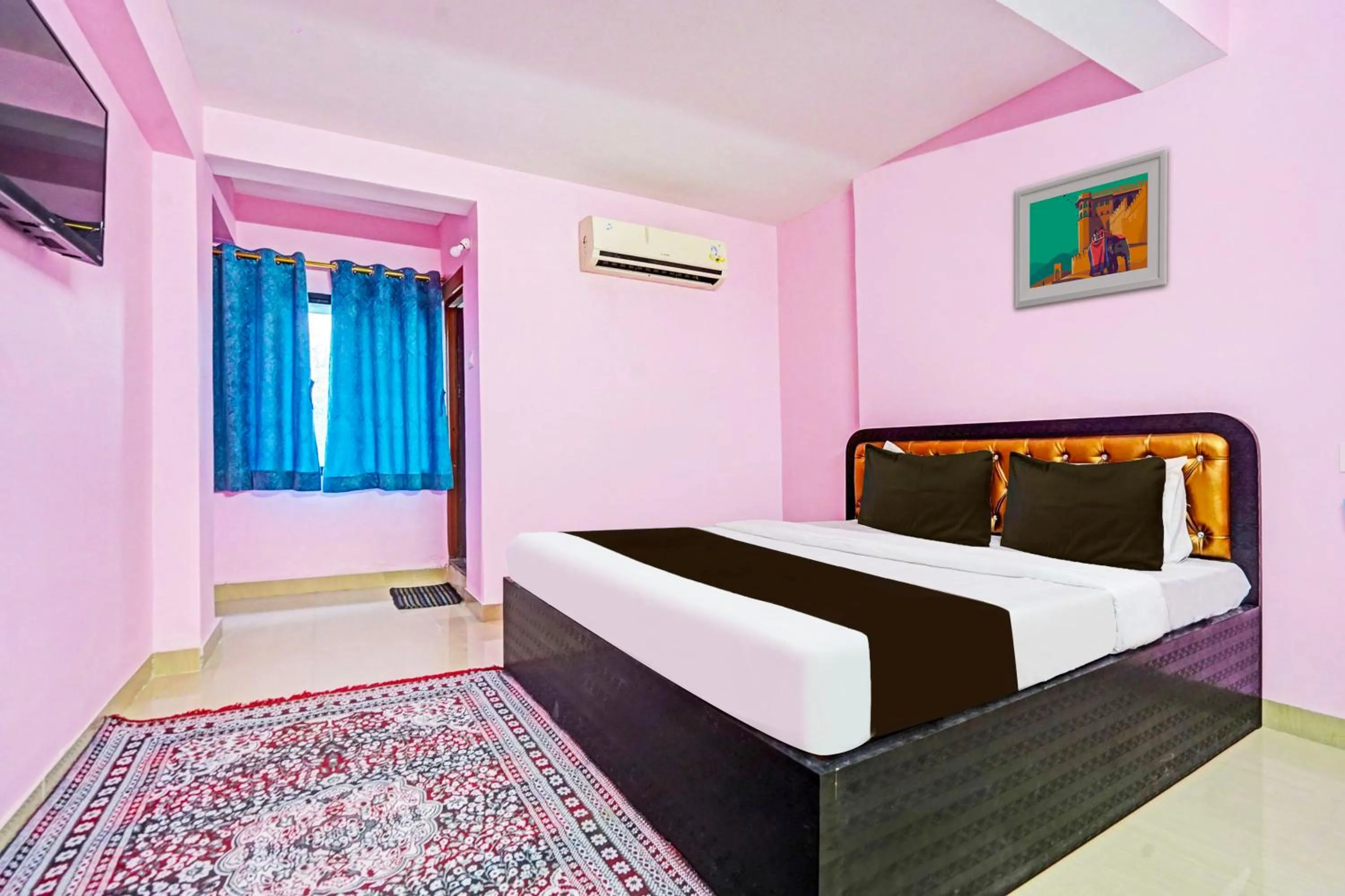 Bedroom, Bed in Hotel O Trinetra Inn