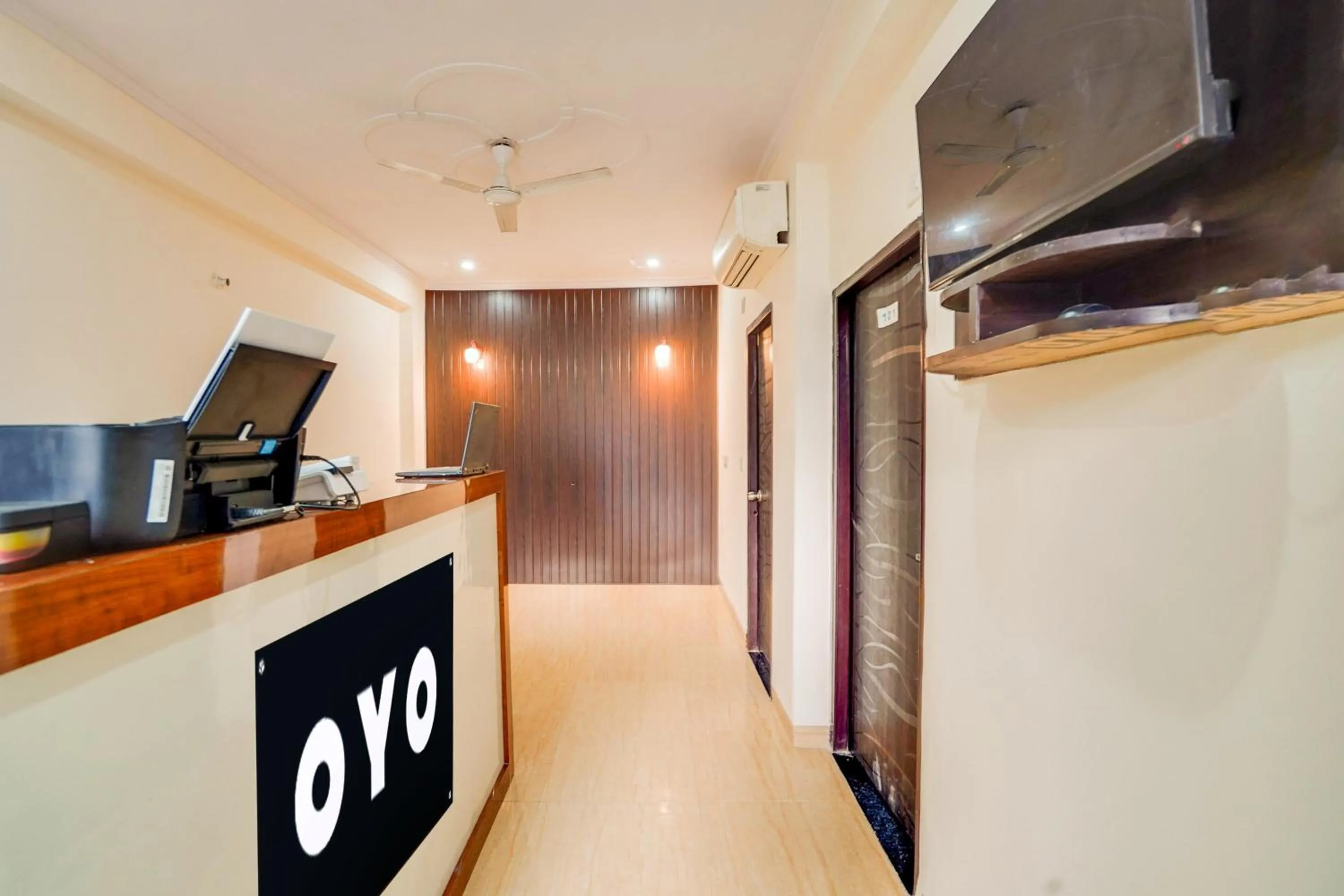 Lobby or reception in Collection O Hotel Villa Vista