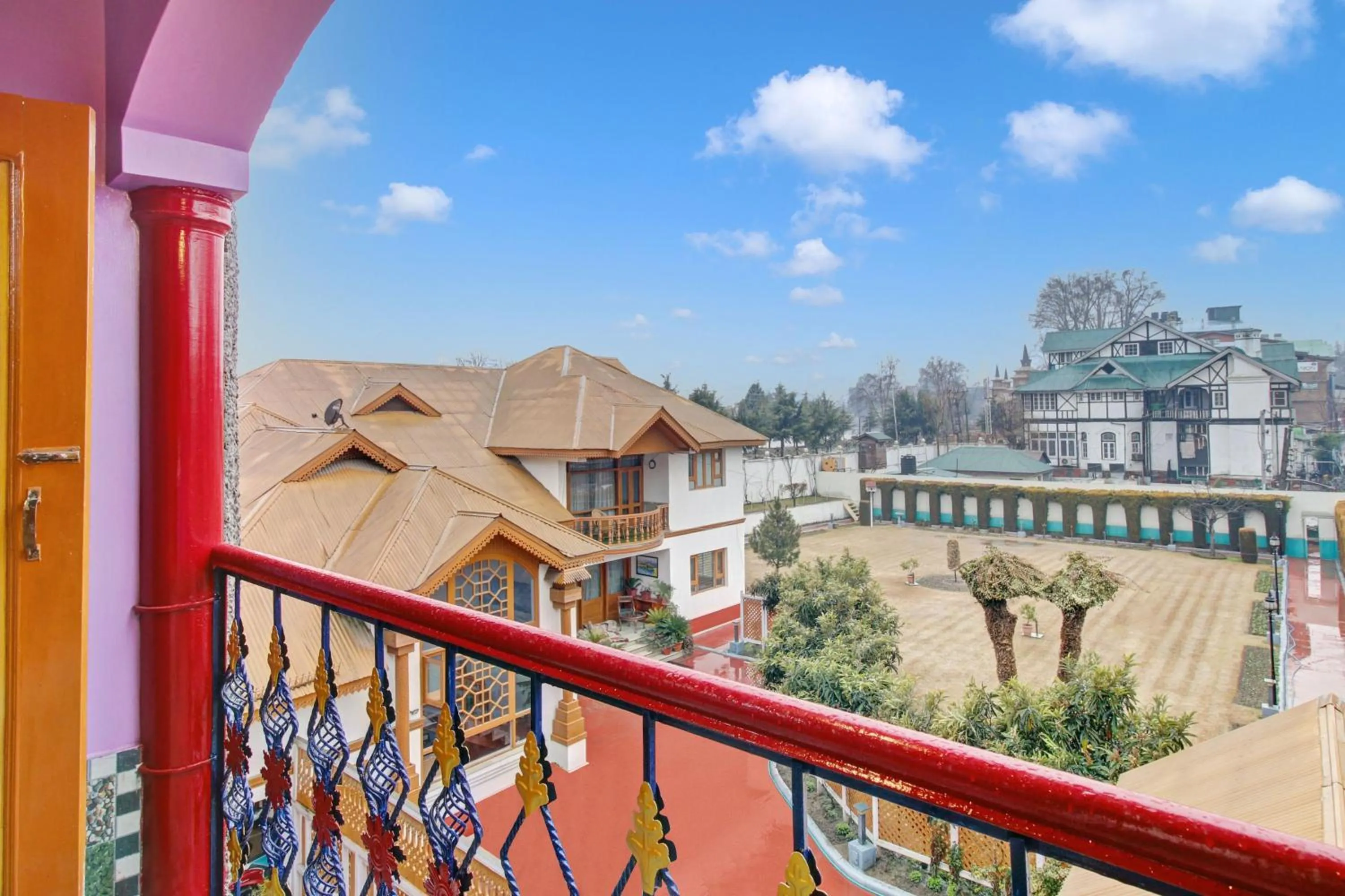 Bedroom in Hotel O Residency Road Srinagar