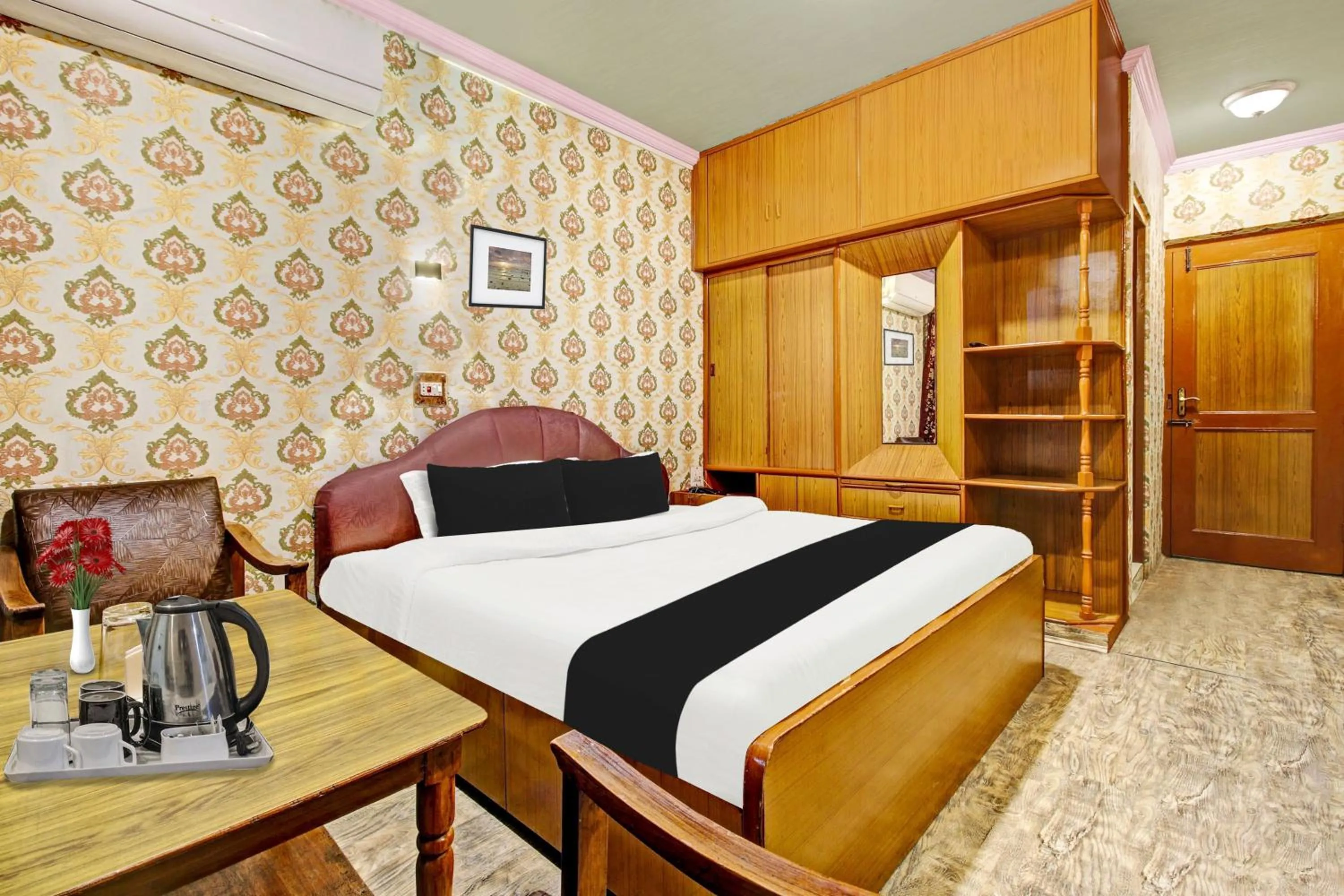 Bedroom, Bed in Hotel O Residency Road Srinagar