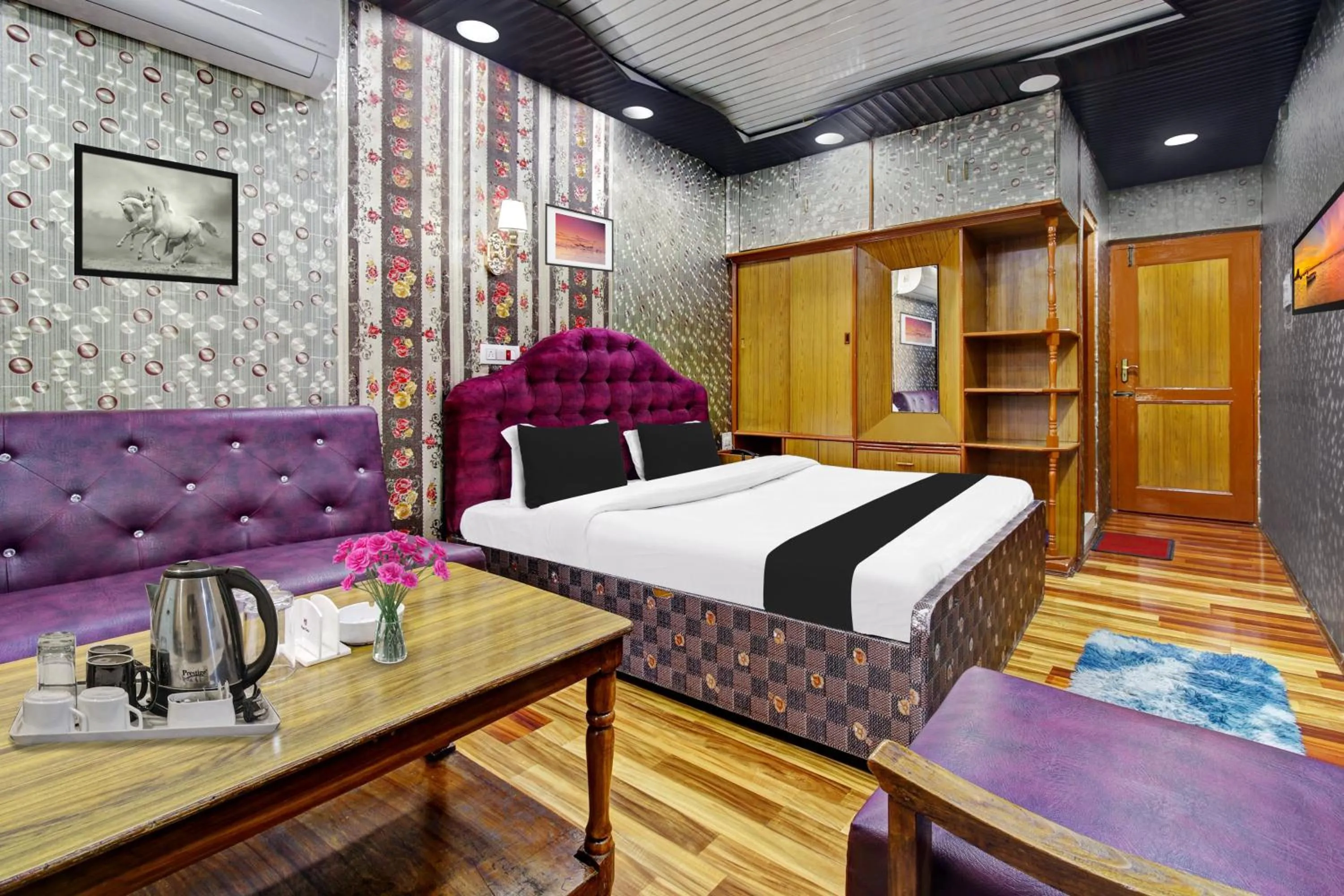 Bedroom, Bed in Hotel O Residency Road Srinagar