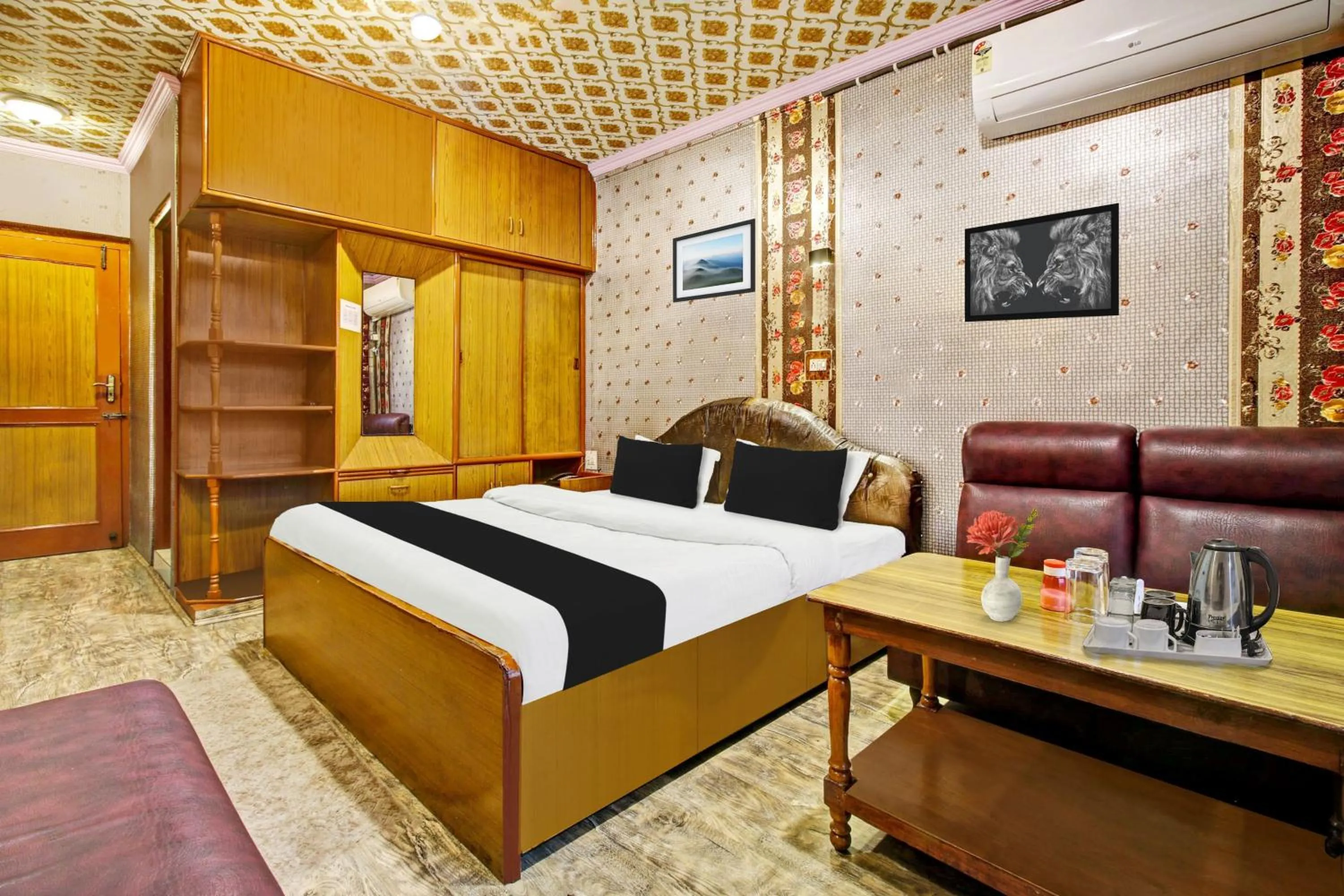 Bedroom, Bed in Hotel O Residency Road Srinagar