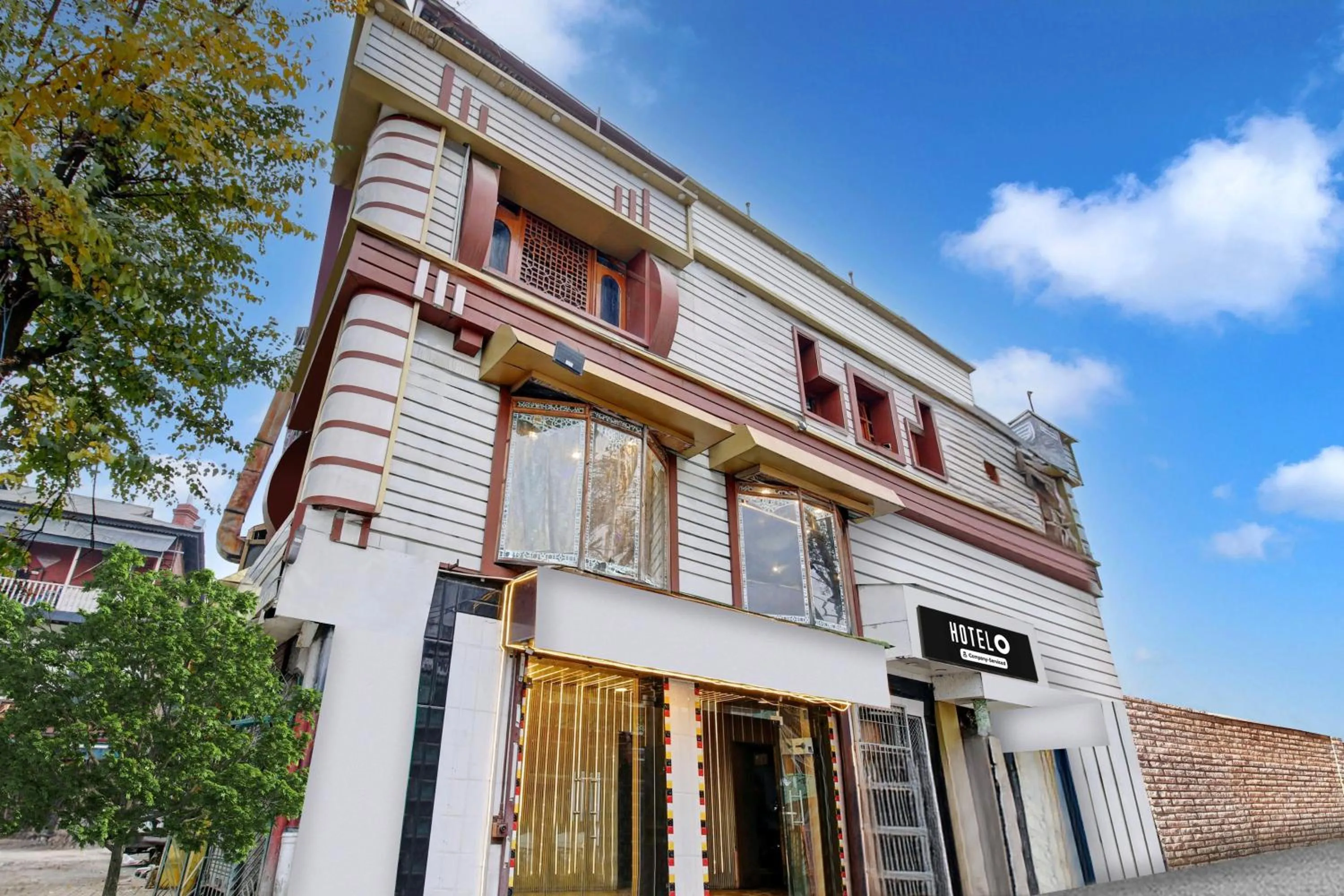 Facade/entrance in Hotel O Residency Road Srinagar