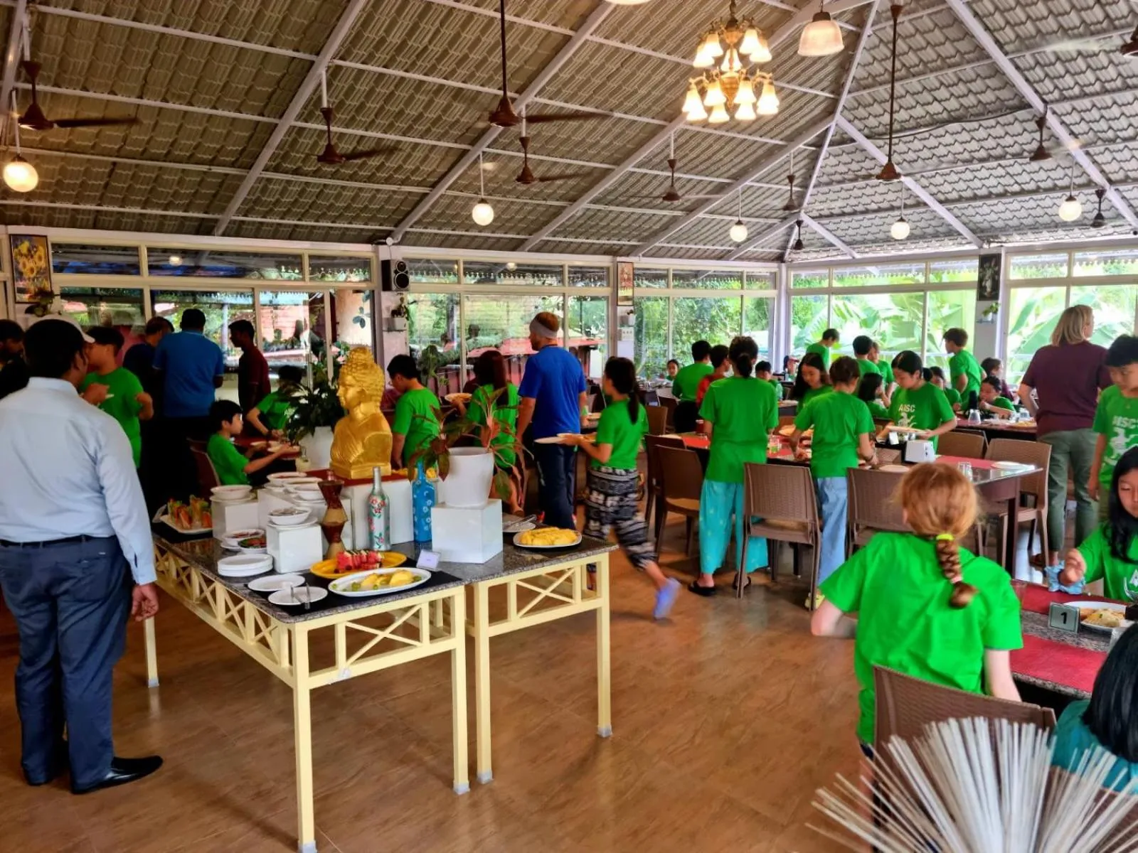 Restaurant/places to eat in Peters Park