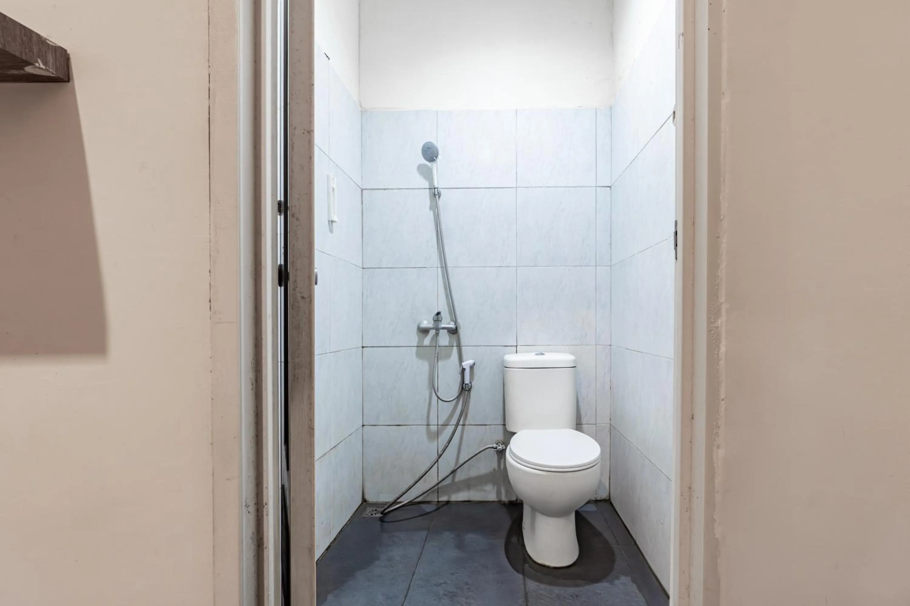 Bathroom in Hotel O Bidara Guest House Syariah