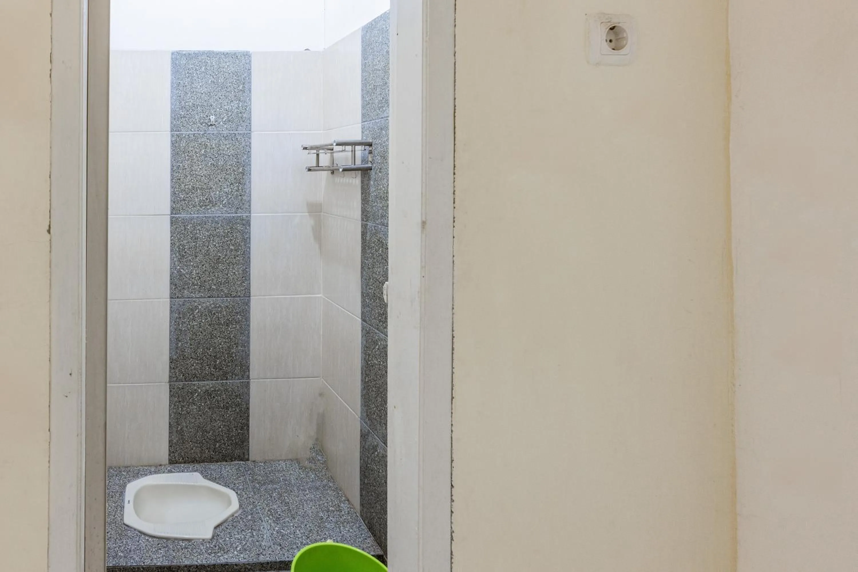 Bathroom in Hotel O Guest House Gembul Syariah