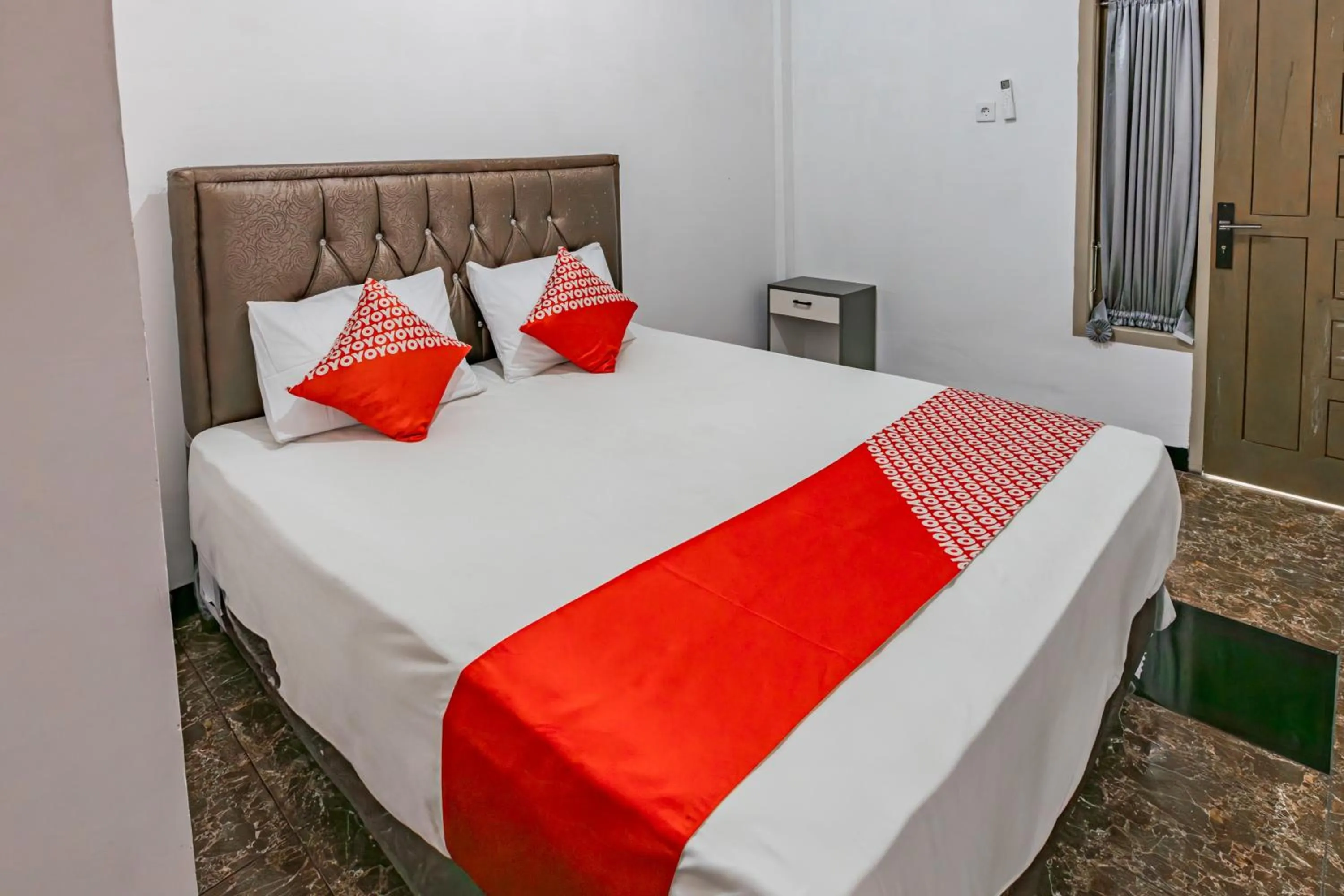 Bedroom, Bed in Hotel O Guest House Gembul Syariah