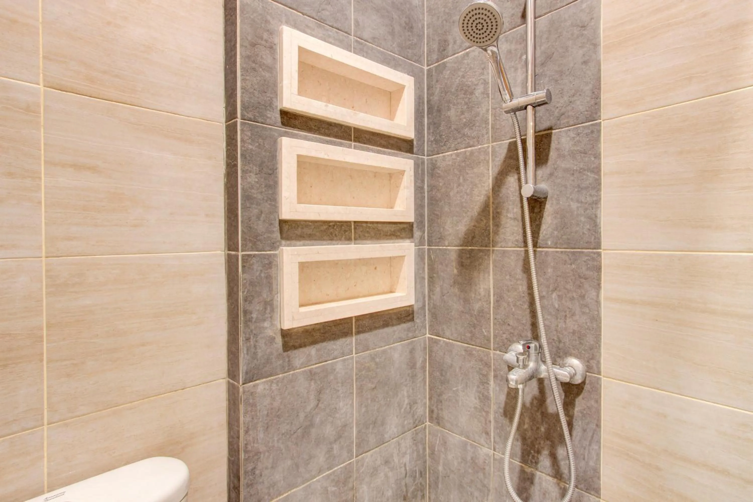 Bathroom in Capital O 93718 Homestay 3 Bidadari