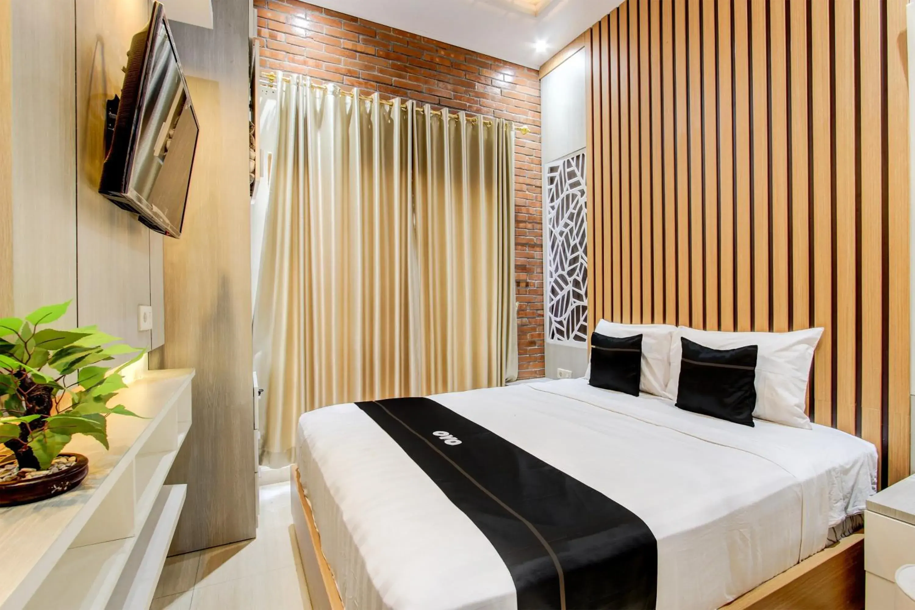 Deluxe Double Room - single occupancy in Capital O 93718 Homestay 3 Bidadari Deluxe Double Room - single occupancy in Capital O 93718 Homestay 3 Bidadari
