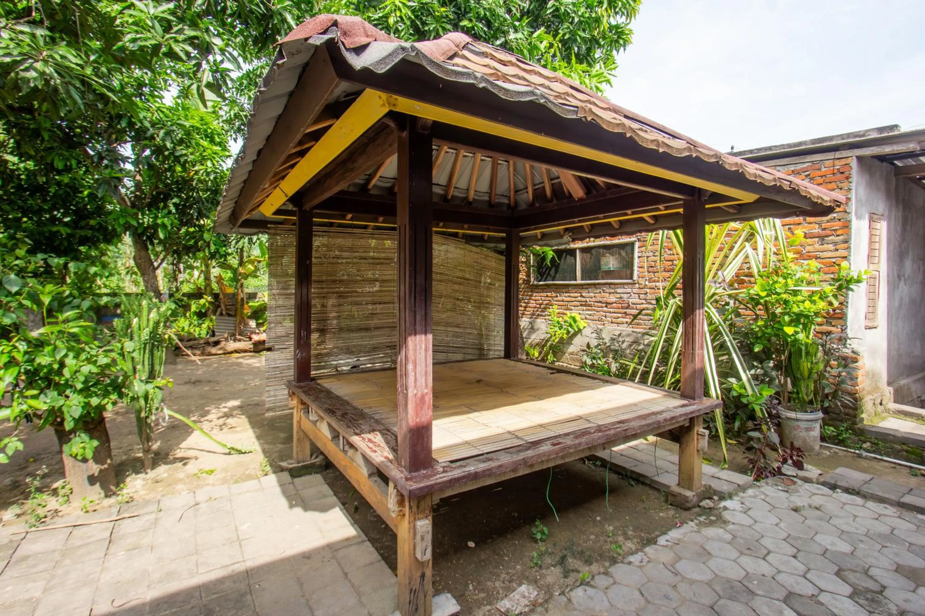 Lobby or reception in SPOT ON 93724 Songgong Homestay