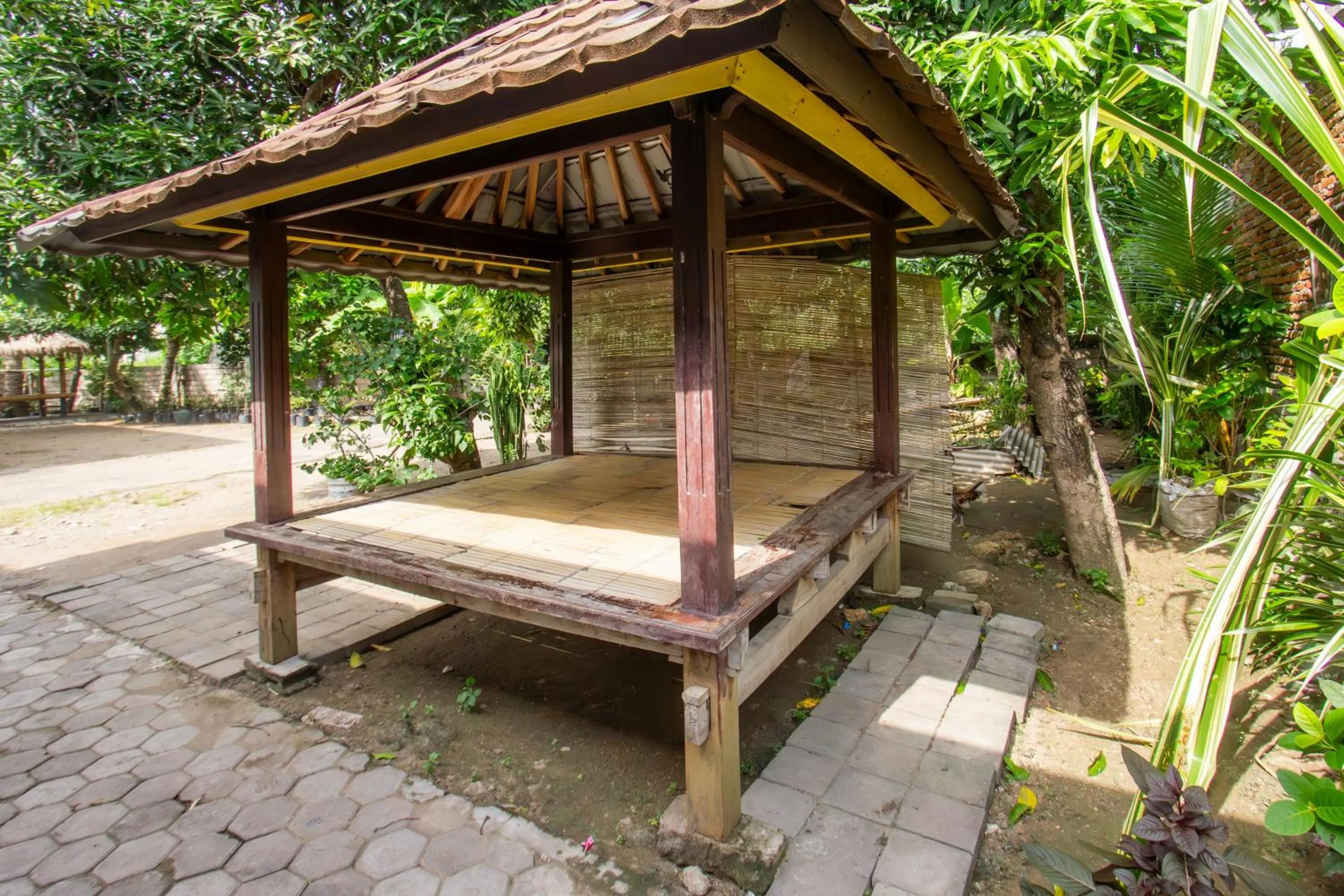 Lobby or reception in SPOT ON 93724 Songgong Homestay