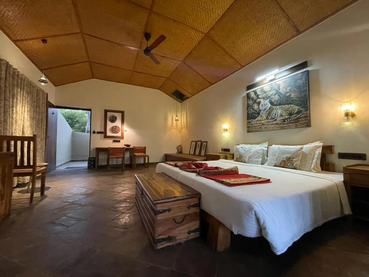 Bed in Tathastu Bandhavgarh