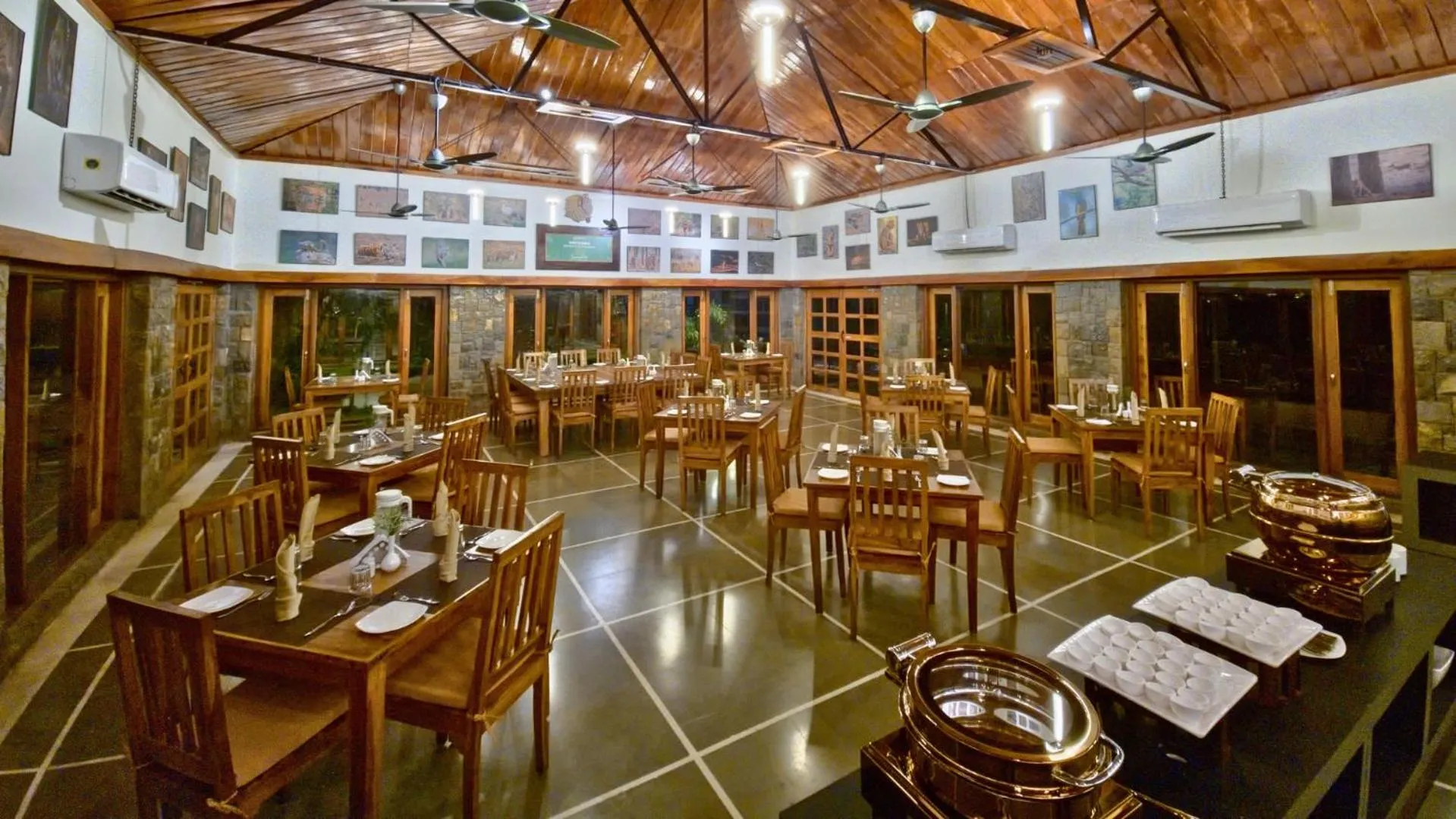 Restaurant/places to eat in Tathastu Bandhavgarh