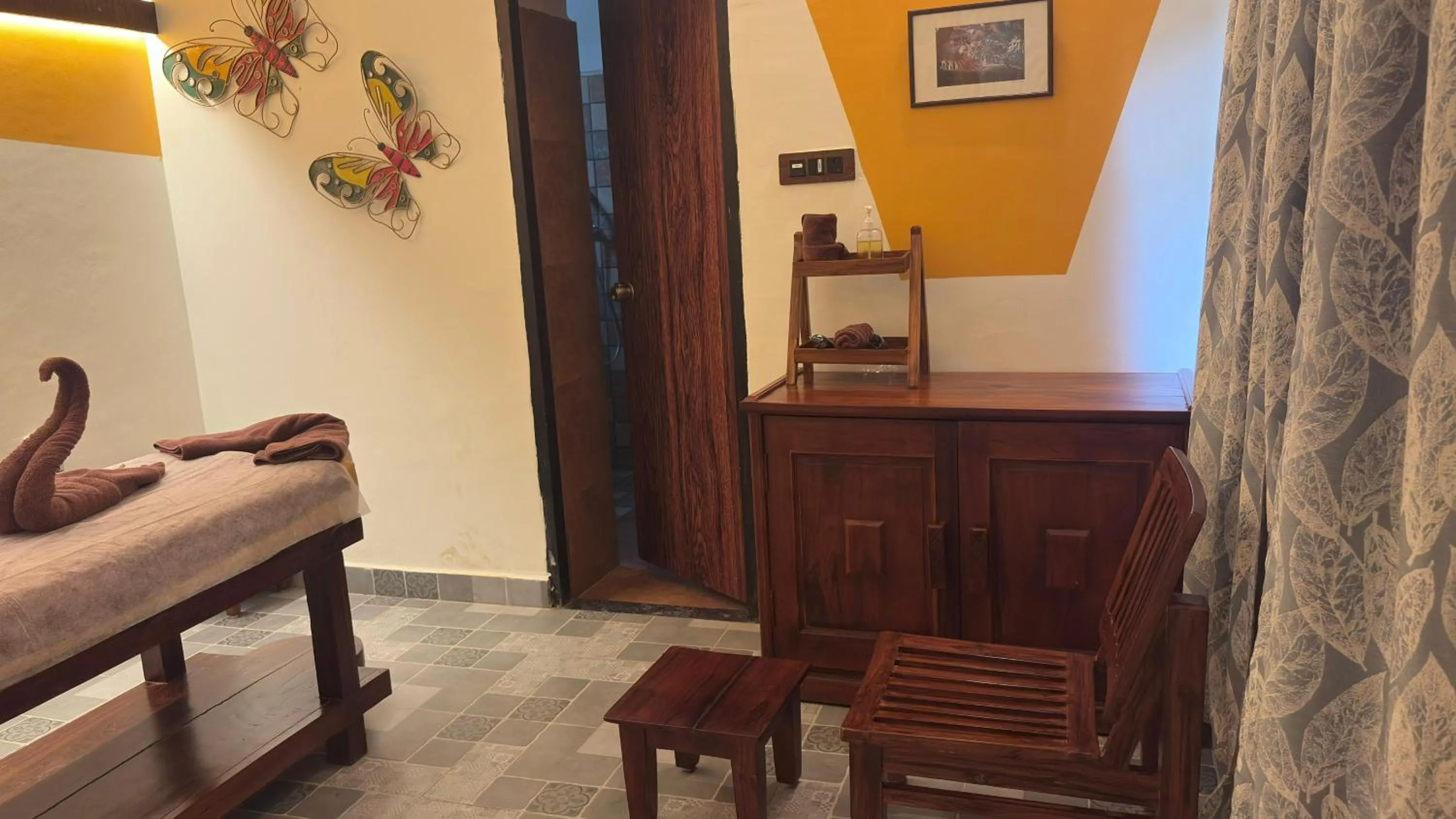 Spa and wellness centre/facilities, Bed in Tathastu Bandhavgarh