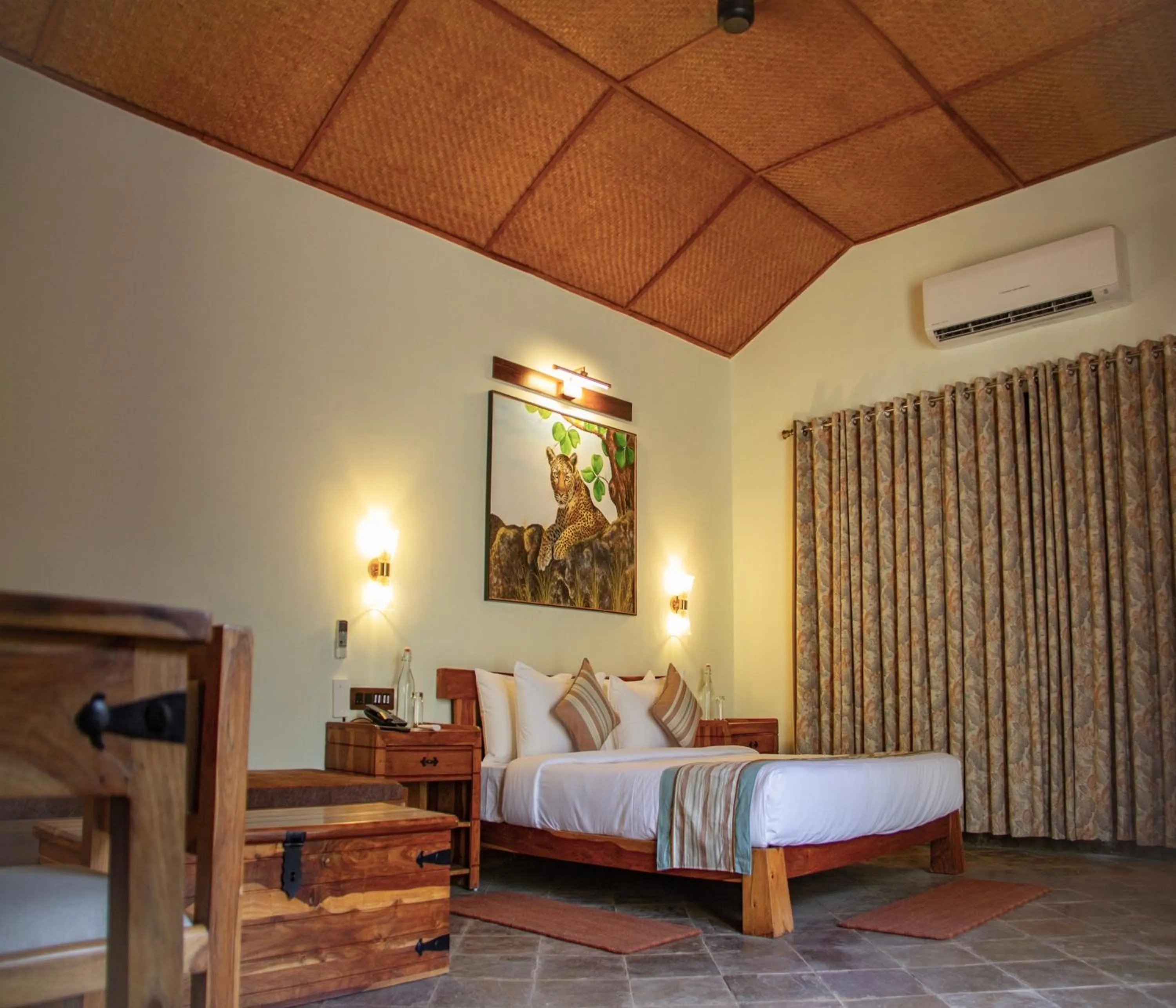 Bed in Tathastu Bandhavgarh