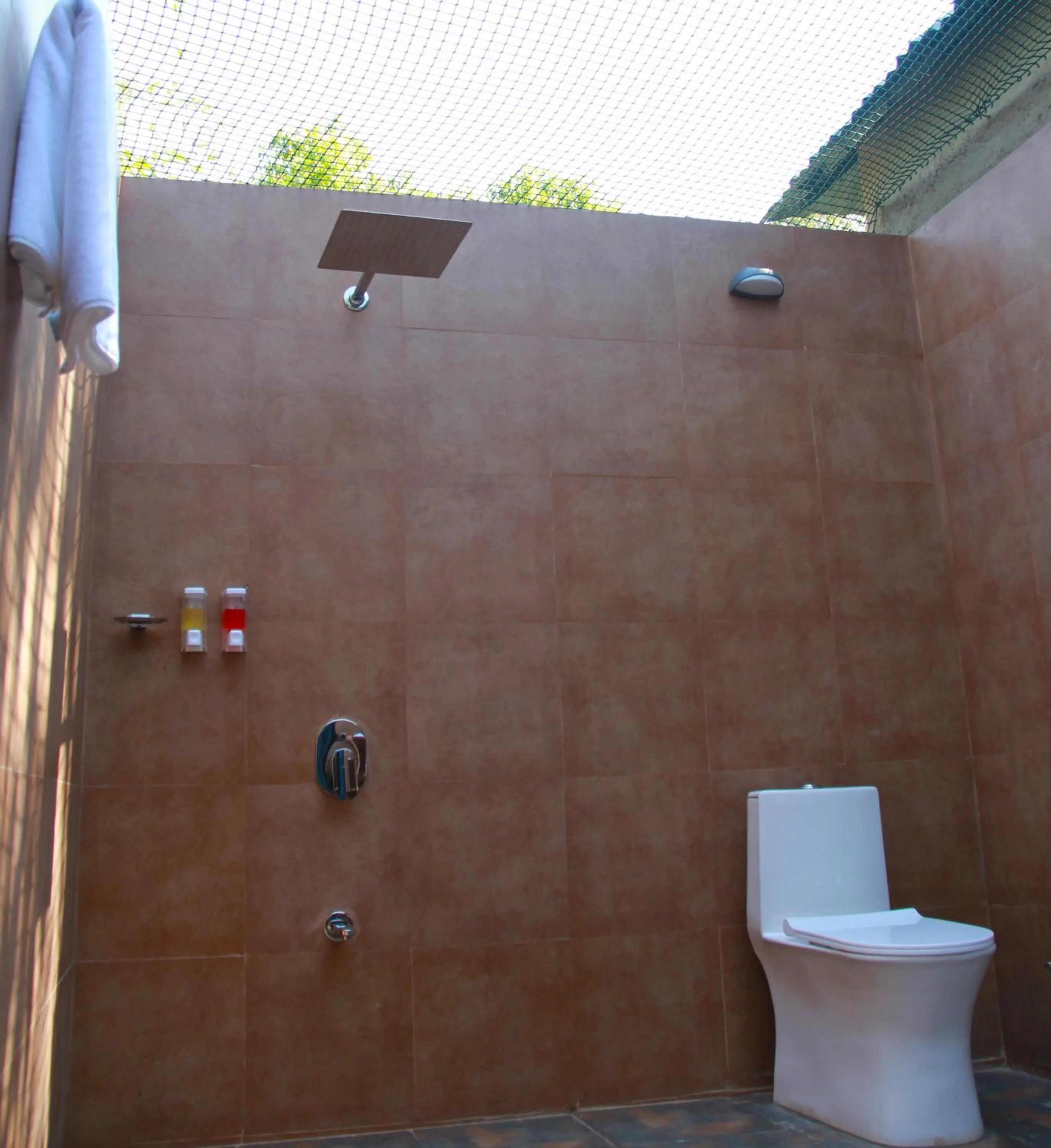 Toilet in Tathastu Bandhavgarh