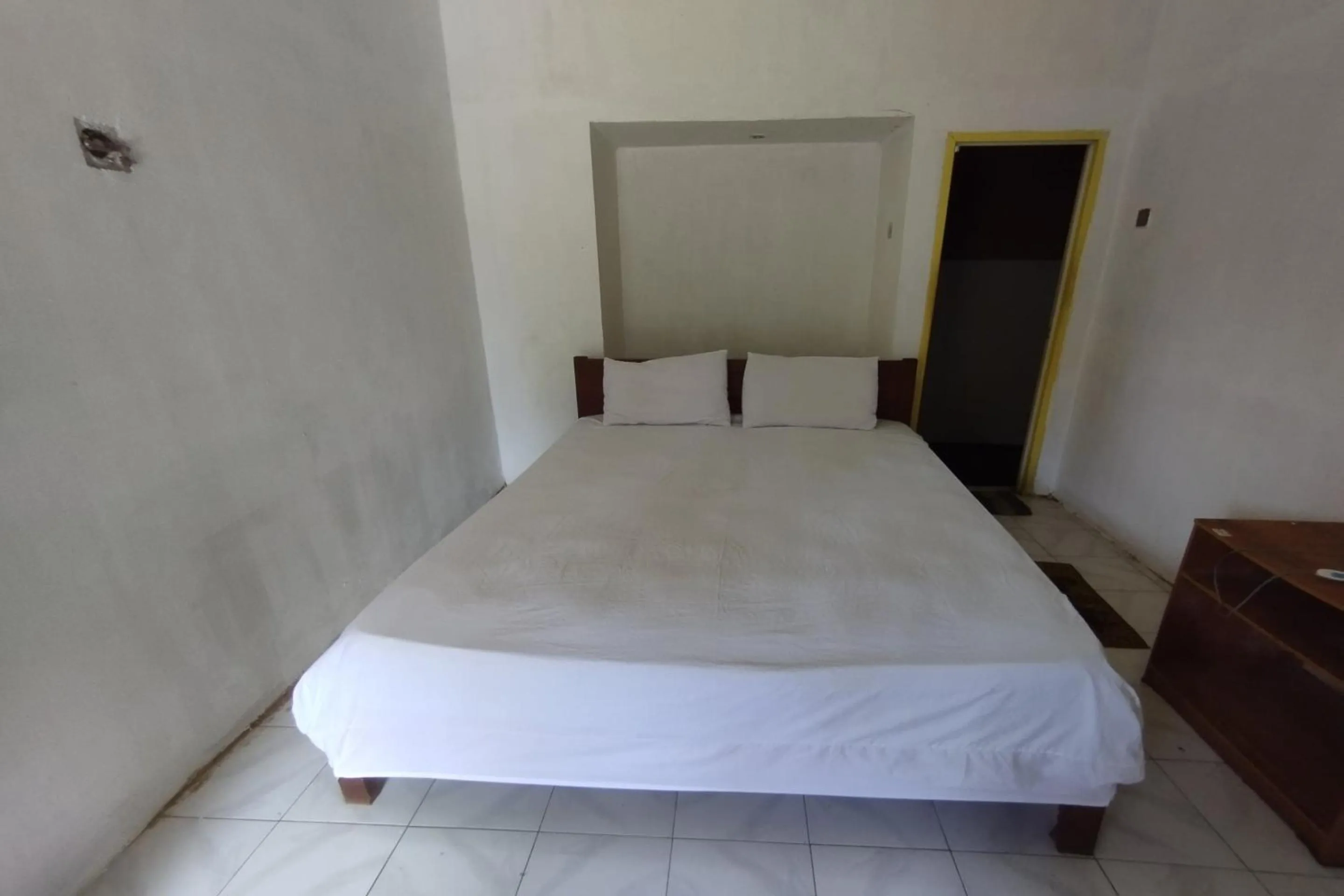 Bedroom, Bed in Hotel O Madame Guesthouse