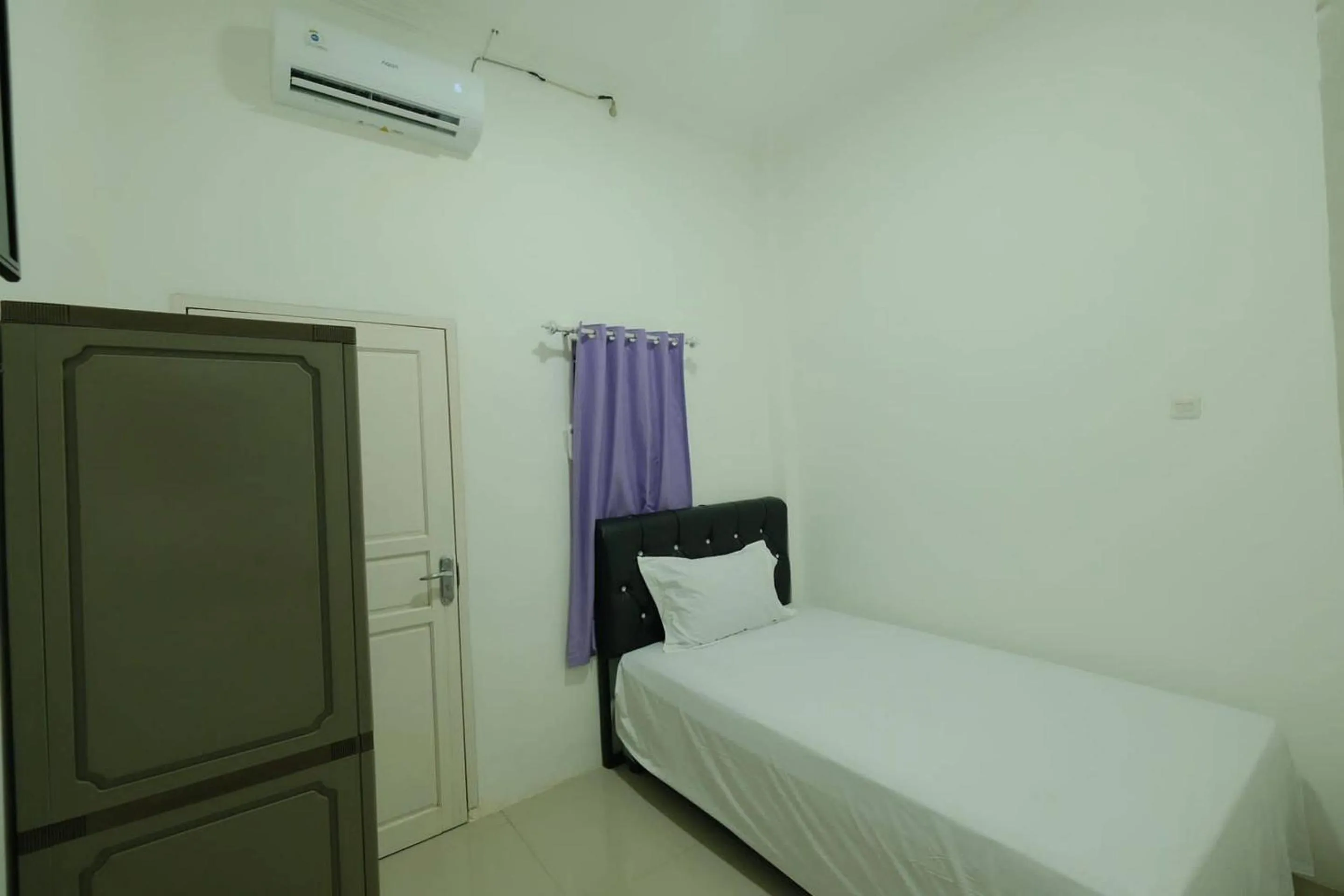 Bedroom, Bed in OYO 93756 Qq Kost Near Pantai Kebesaran Beach