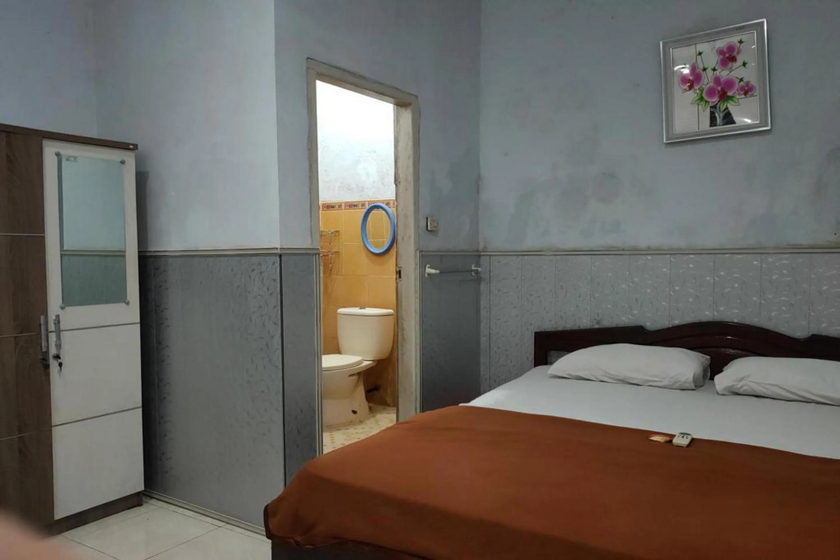 Bedroom, Bed in OYO 93756 Qq Kost Near Pantai Kebesaran Beach