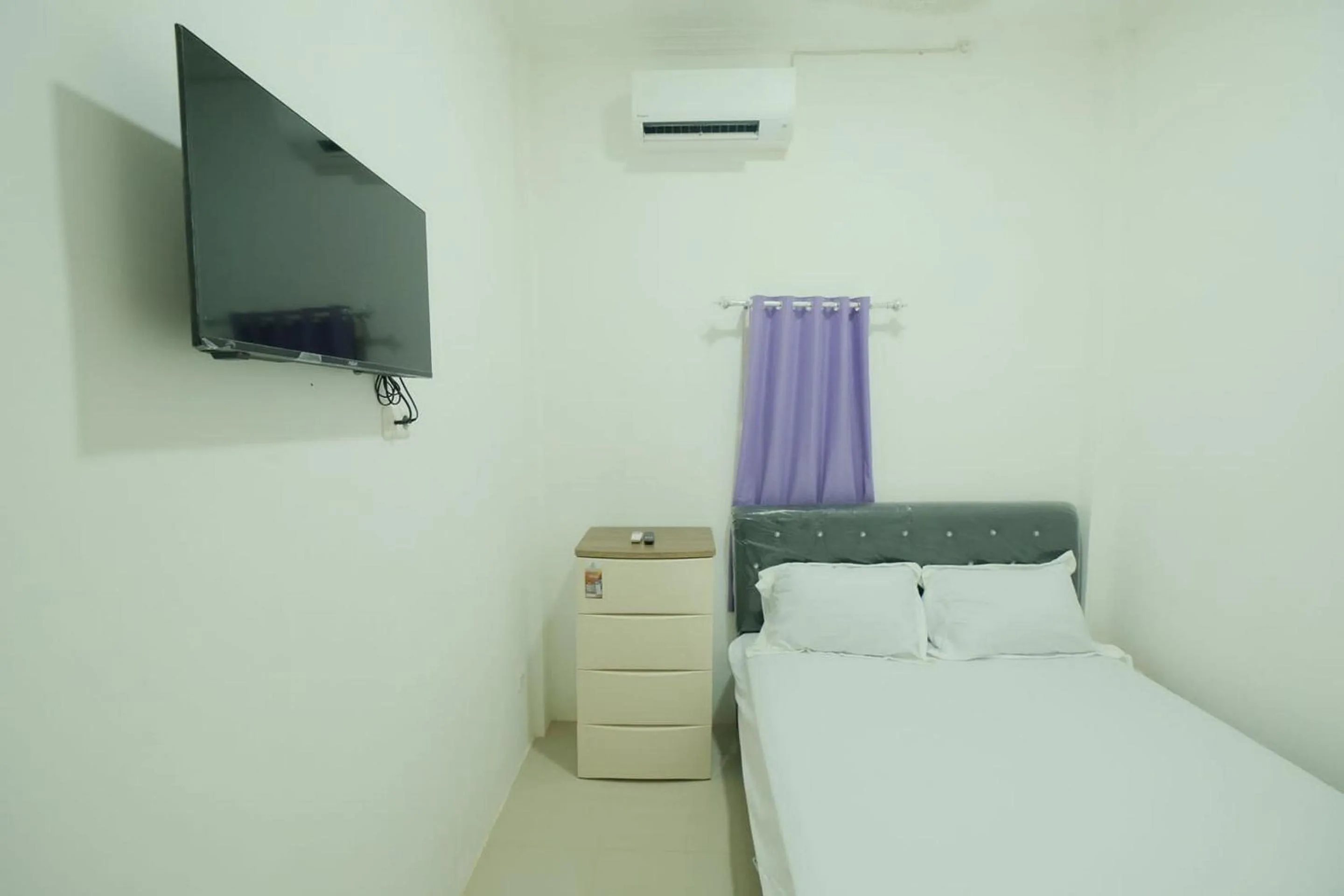 Bedroom, Bed in OYO 93756 Qq Kost Near Pantai Kebesaran Beach
