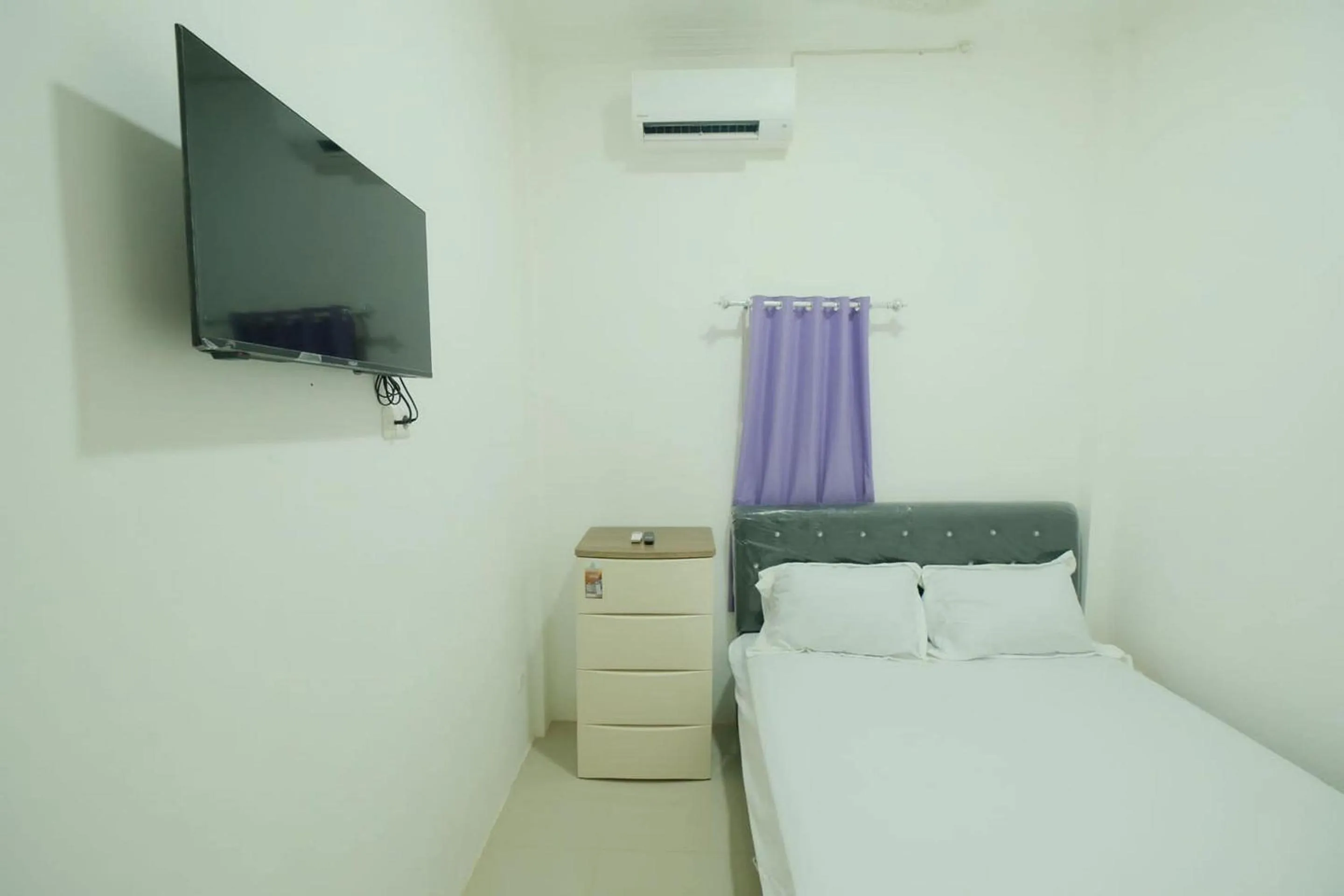 Bedroom, Bed in OYO 93756 Qq Kost Near Pantai Kebesaran Beach