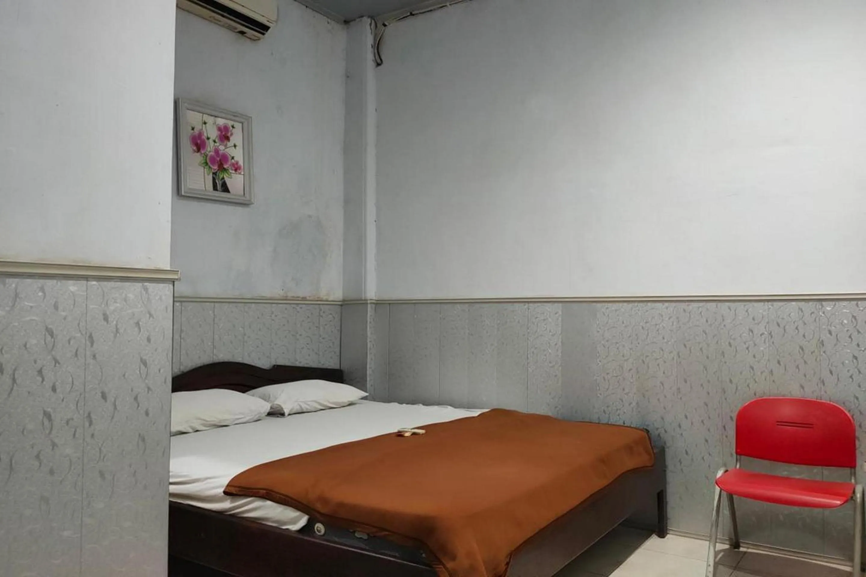 Bedroom, Bed in OYO 93756 Qq Kost Near Pantai Kebesaran Beach