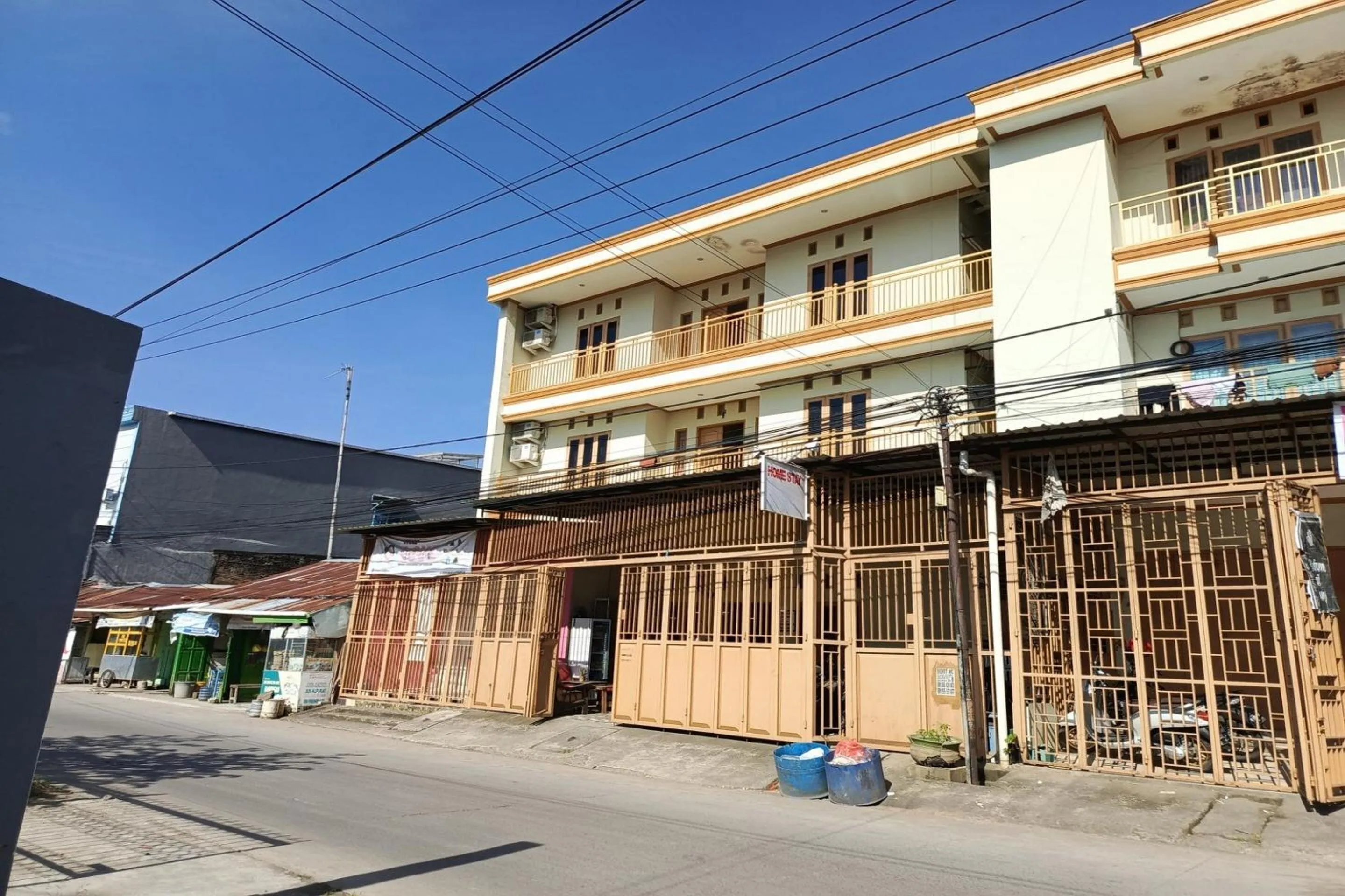 Facade/entrance in Hotel O Homestay Citra