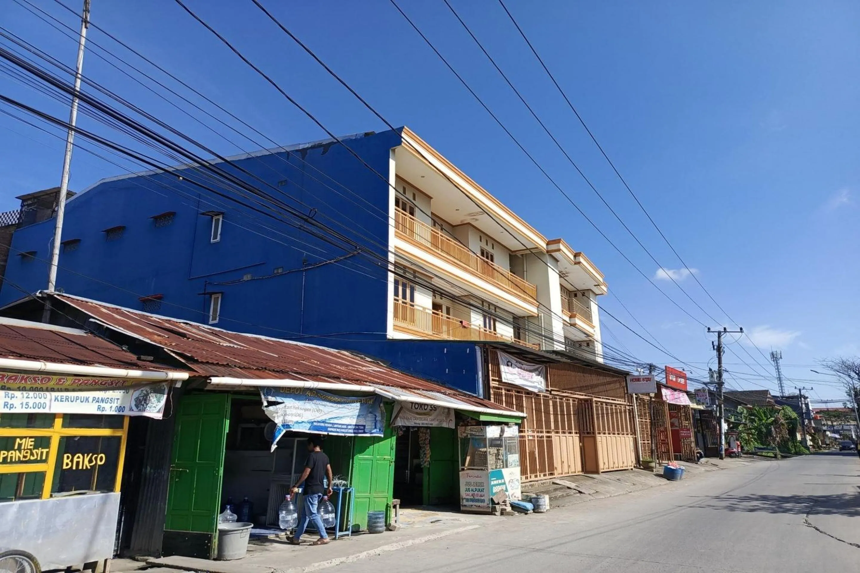 Facade/entrance in Hotel O Homestay Citra