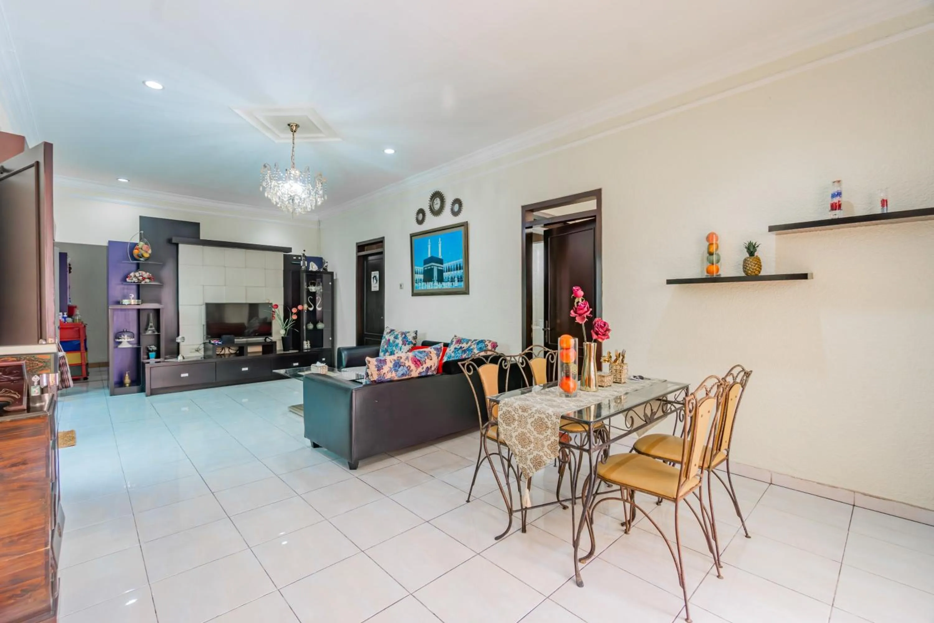 Lobby or reception in Hotel O Ita Homestay Syariah