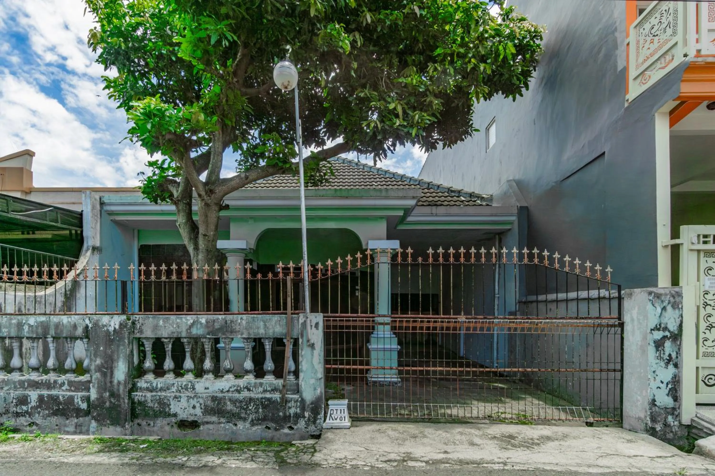 Facade/entrance in Hotel O Ita Homestay Syariah