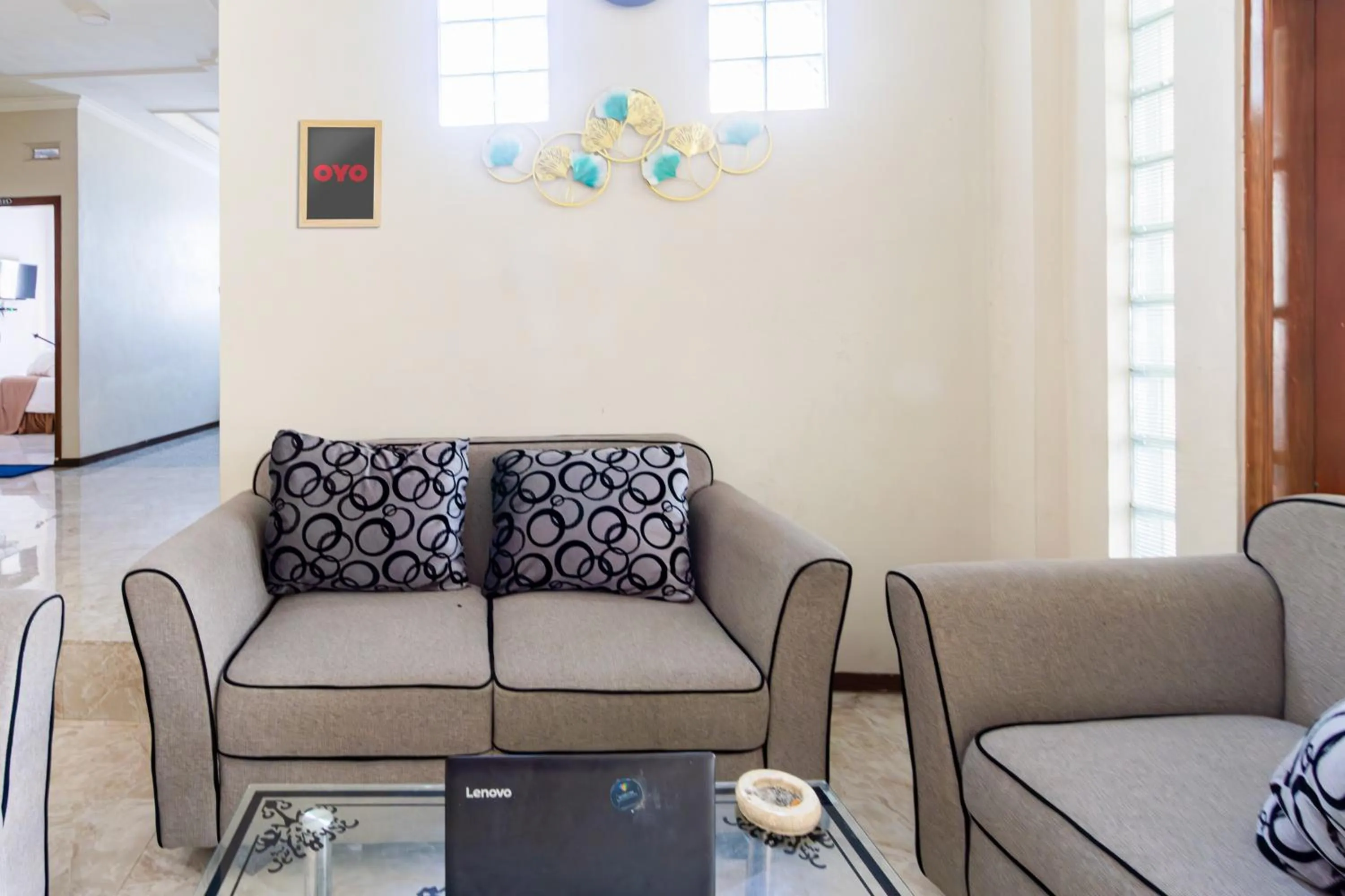 Lobby or reception in Hotel O Siwalanpanji Homestay Syariah