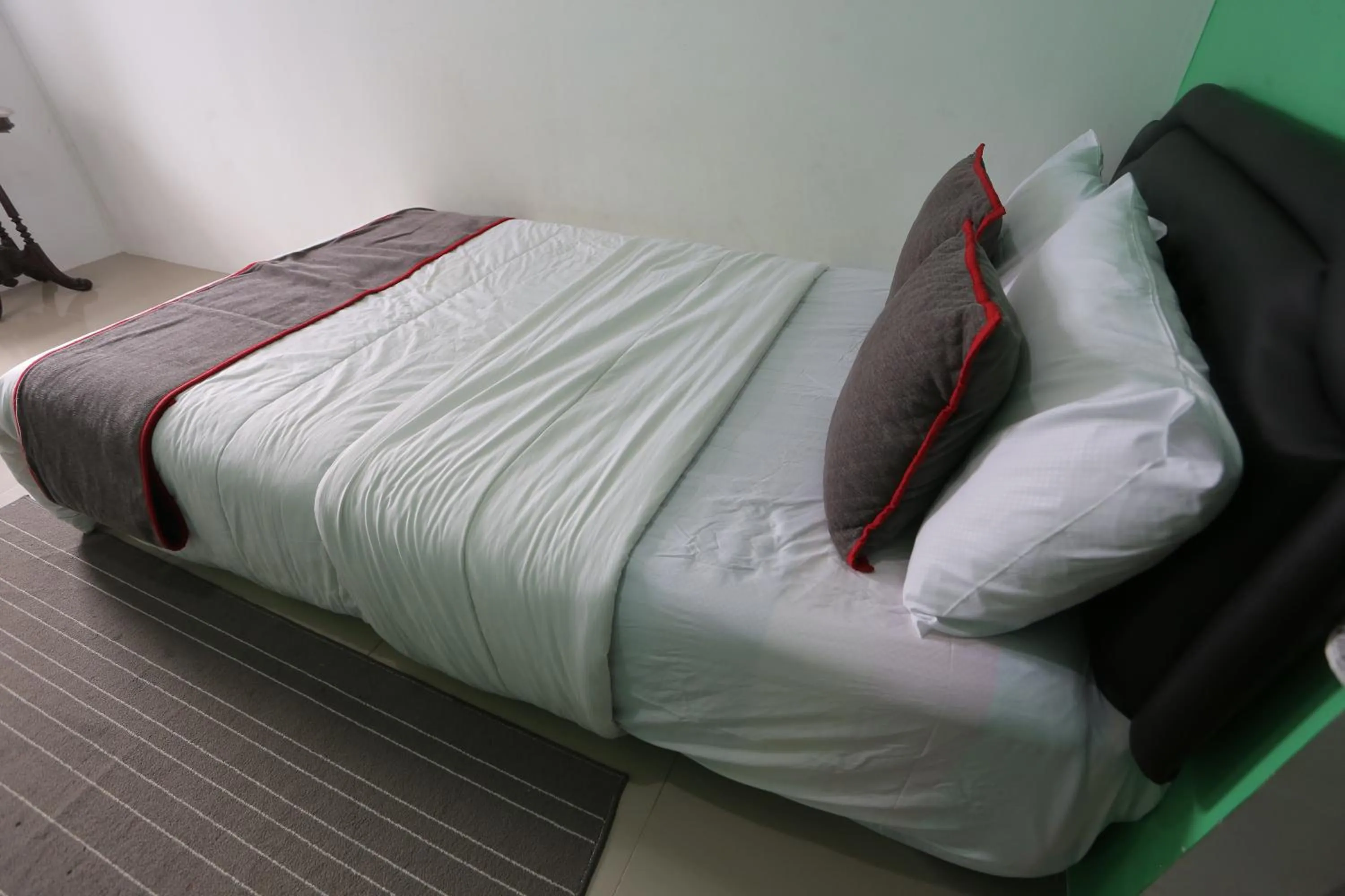 Bedroom in Collection O 93750 Luxury Rooms @ Urbantown Serpong