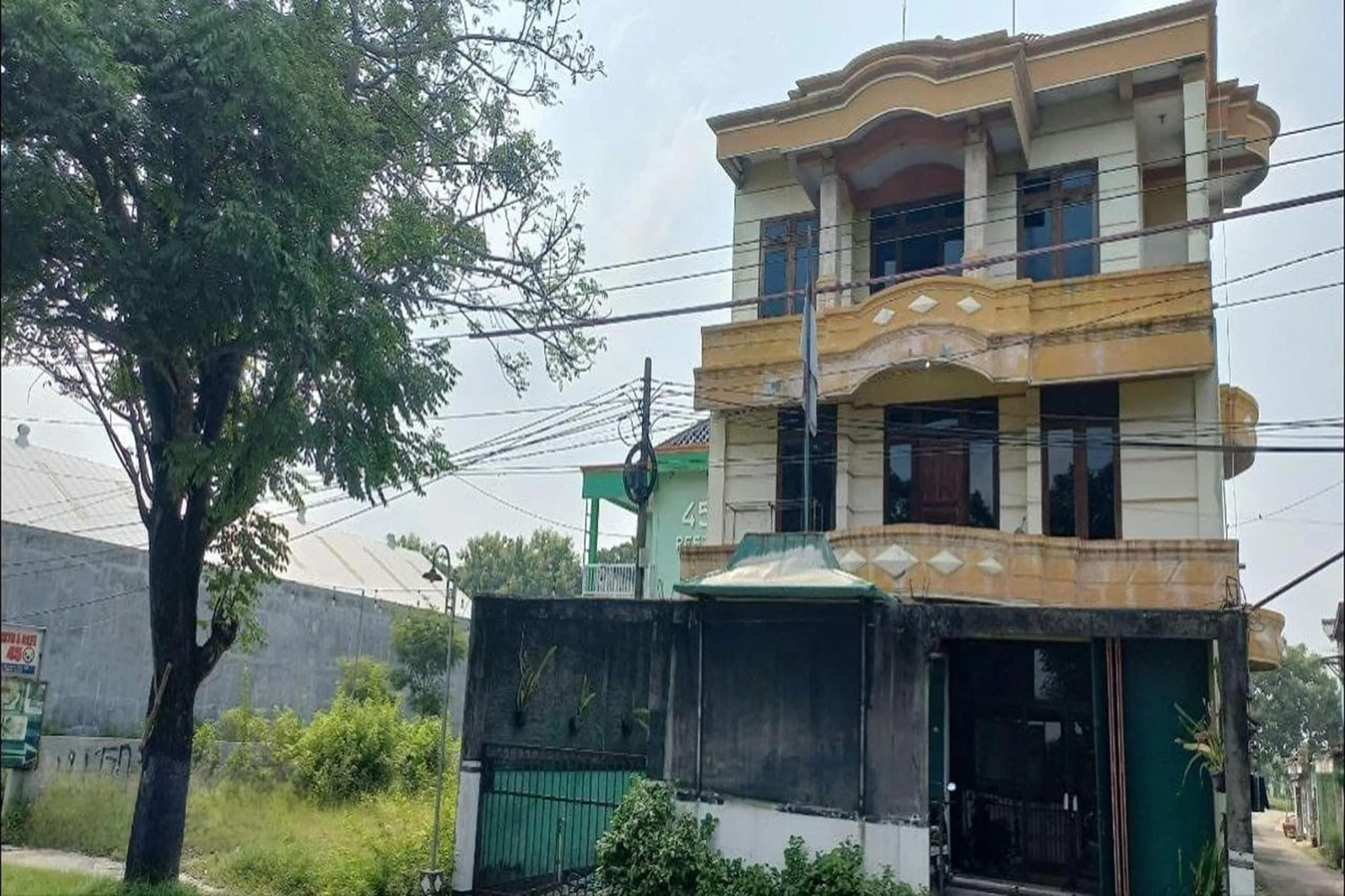 Facade/entrance in Hotel O Setia Budi Guest House 1
